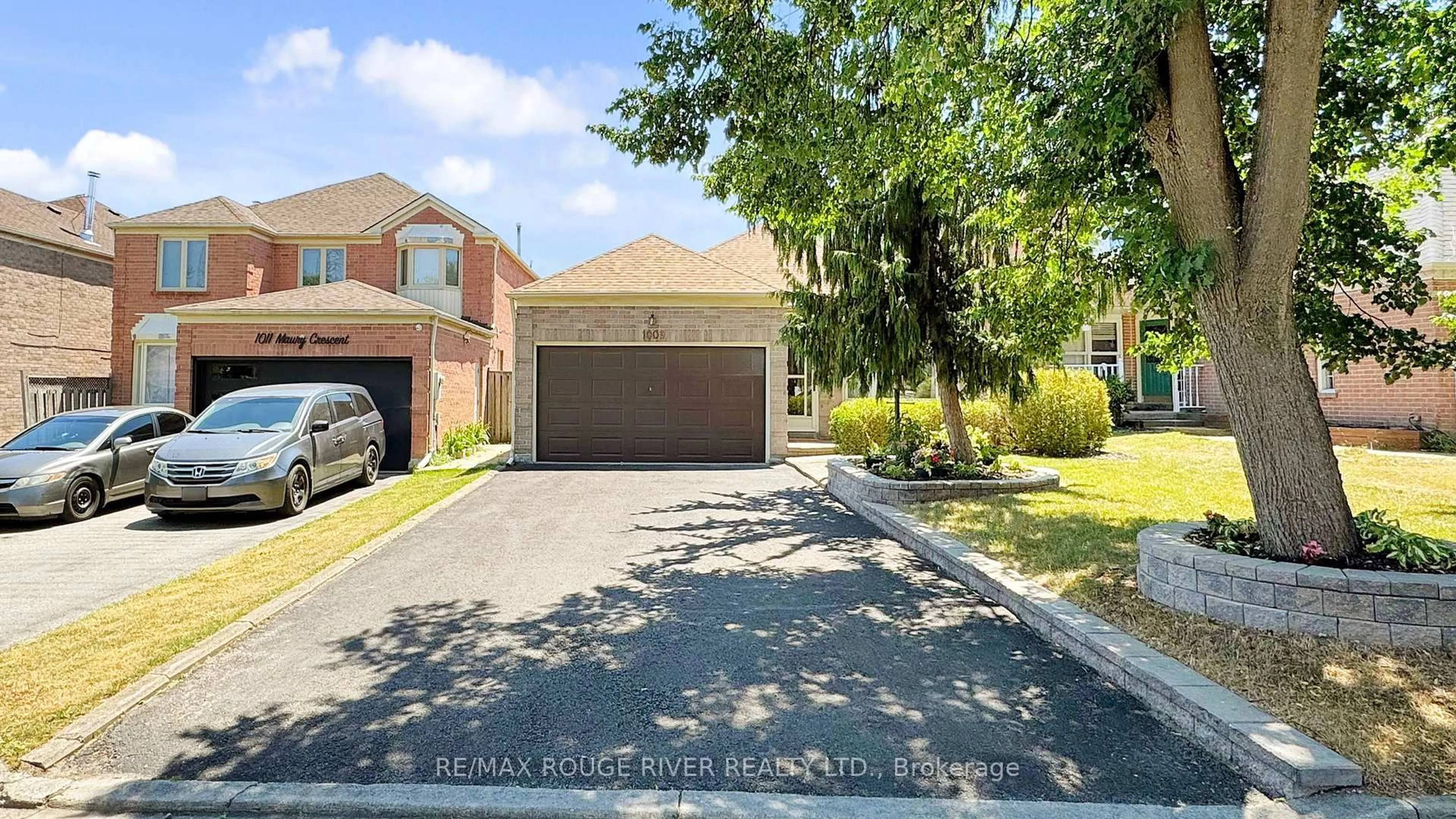Unknown for 1009 Maury Cres, Pickering Ontario L1X 1P7