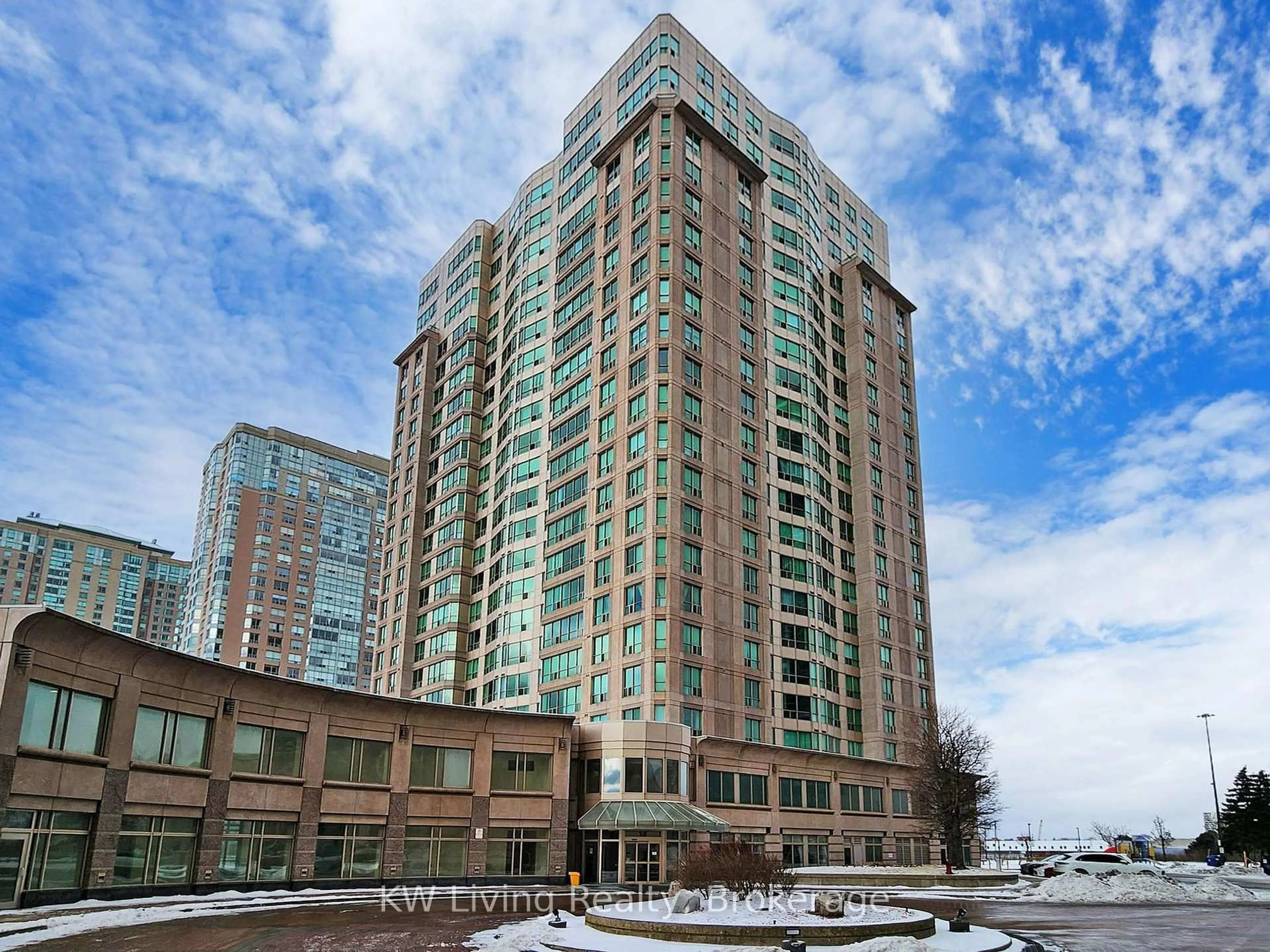 Indoor foyer for 18 Lee Centre Dr #1007, Toronto Ontario M1H 3H5