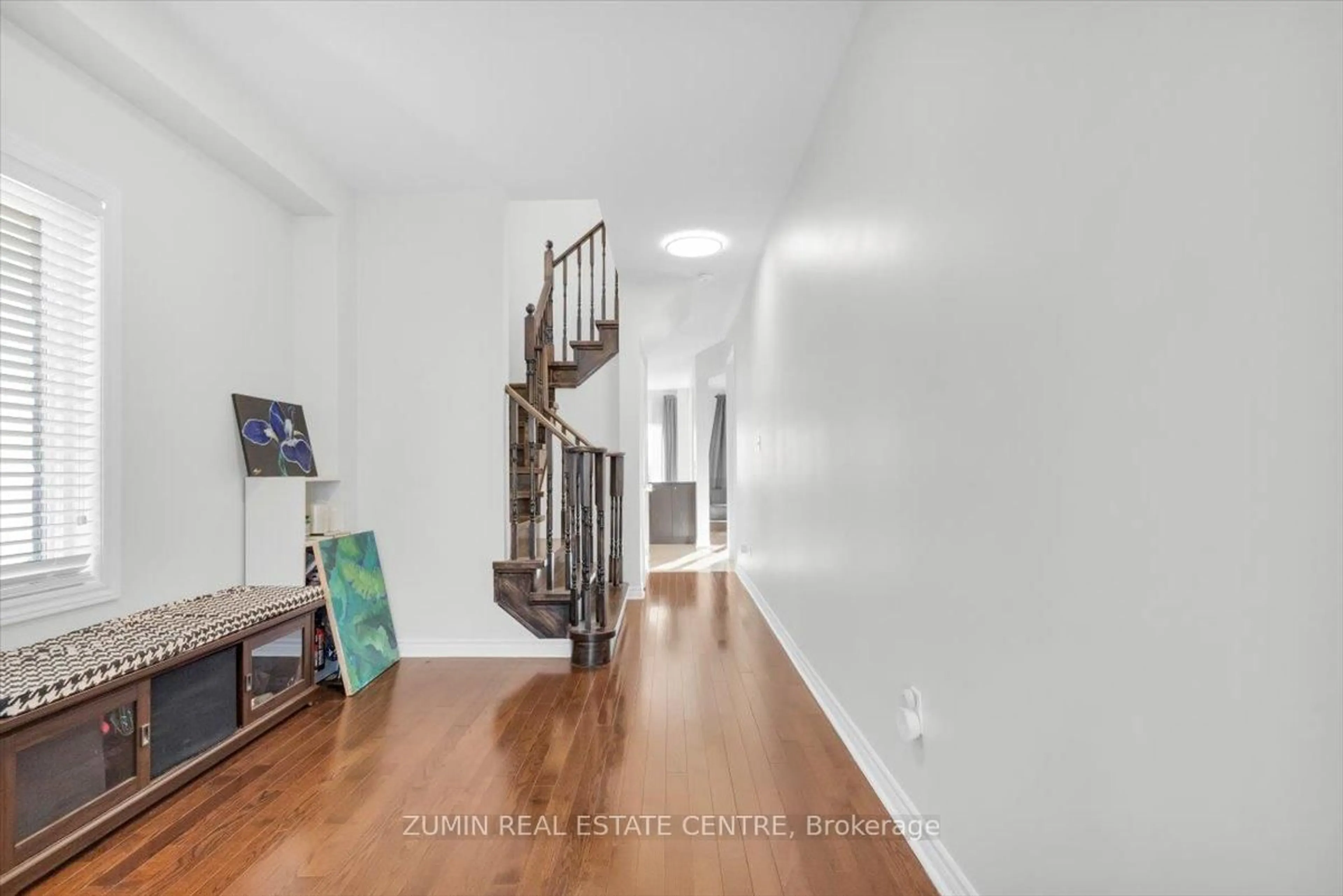 Indoor foyer for 1510 Bruny Ave, Pickering Ontario L1X 0C6
