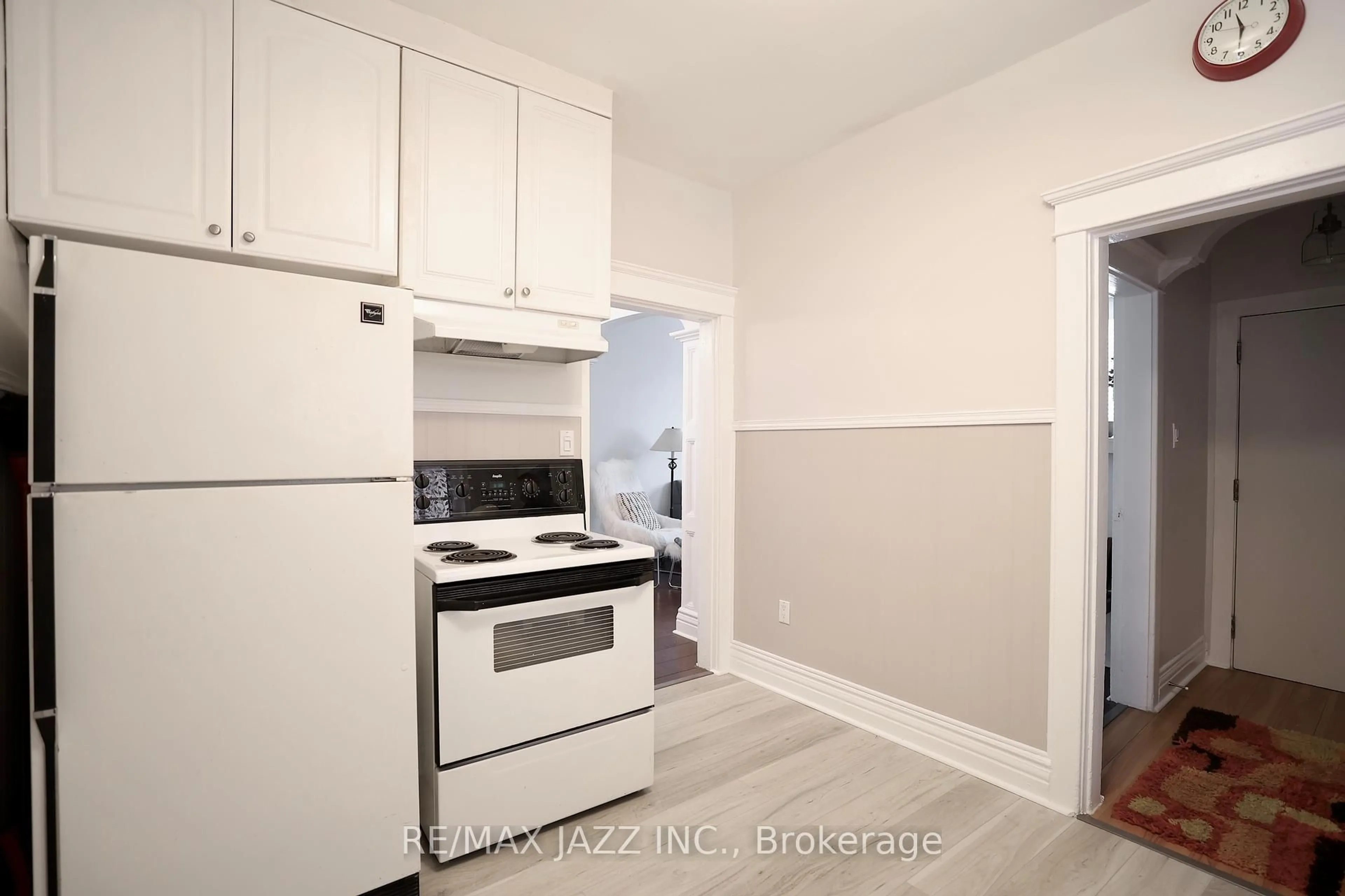 Standard kitchen, unknown for 118 Eastwood Rd, Toronto Ontario M4L 2C9