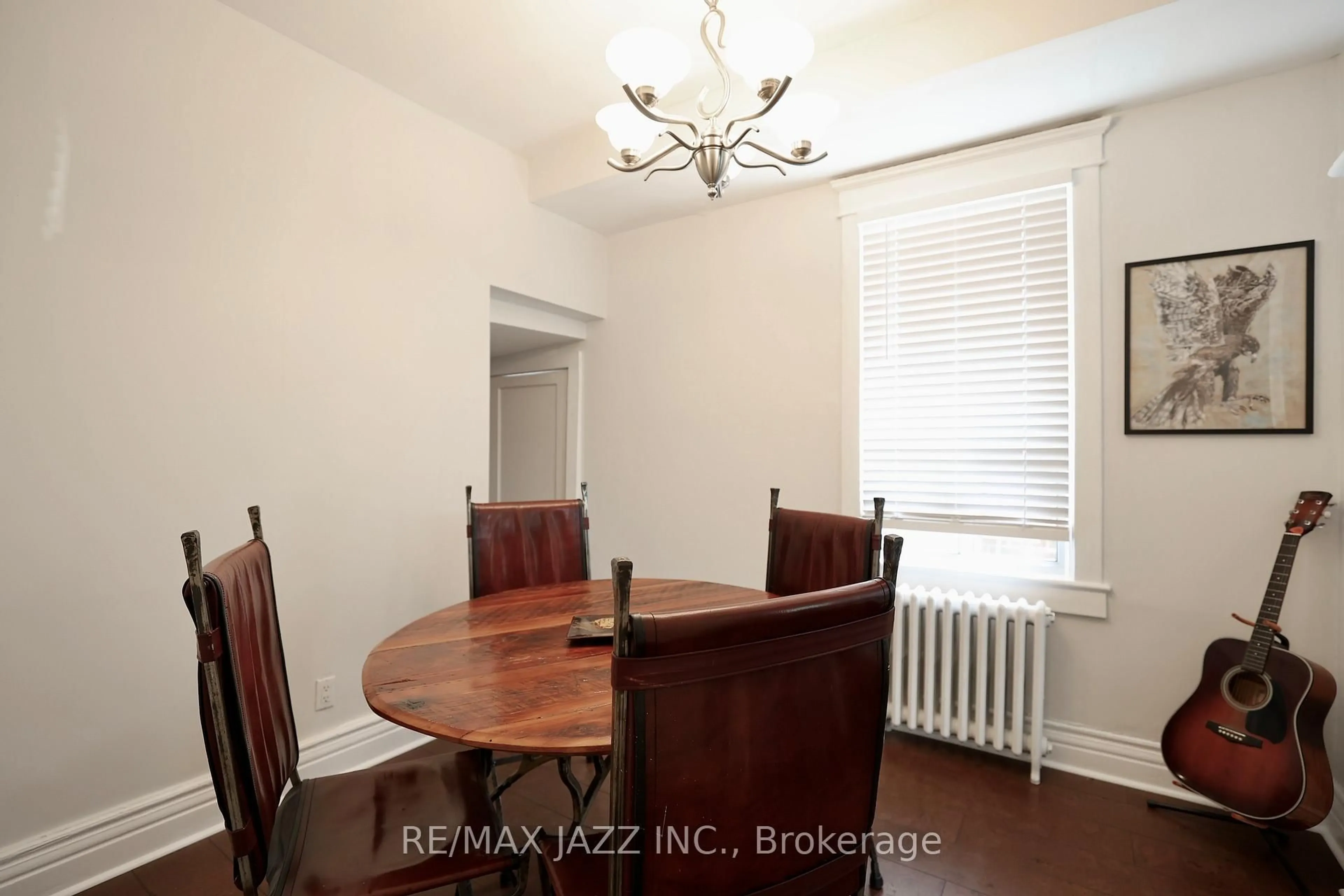 Dining room, wood/laminate floor for 118 Eastwood Rd, Toronto Ontario M4L 2C9