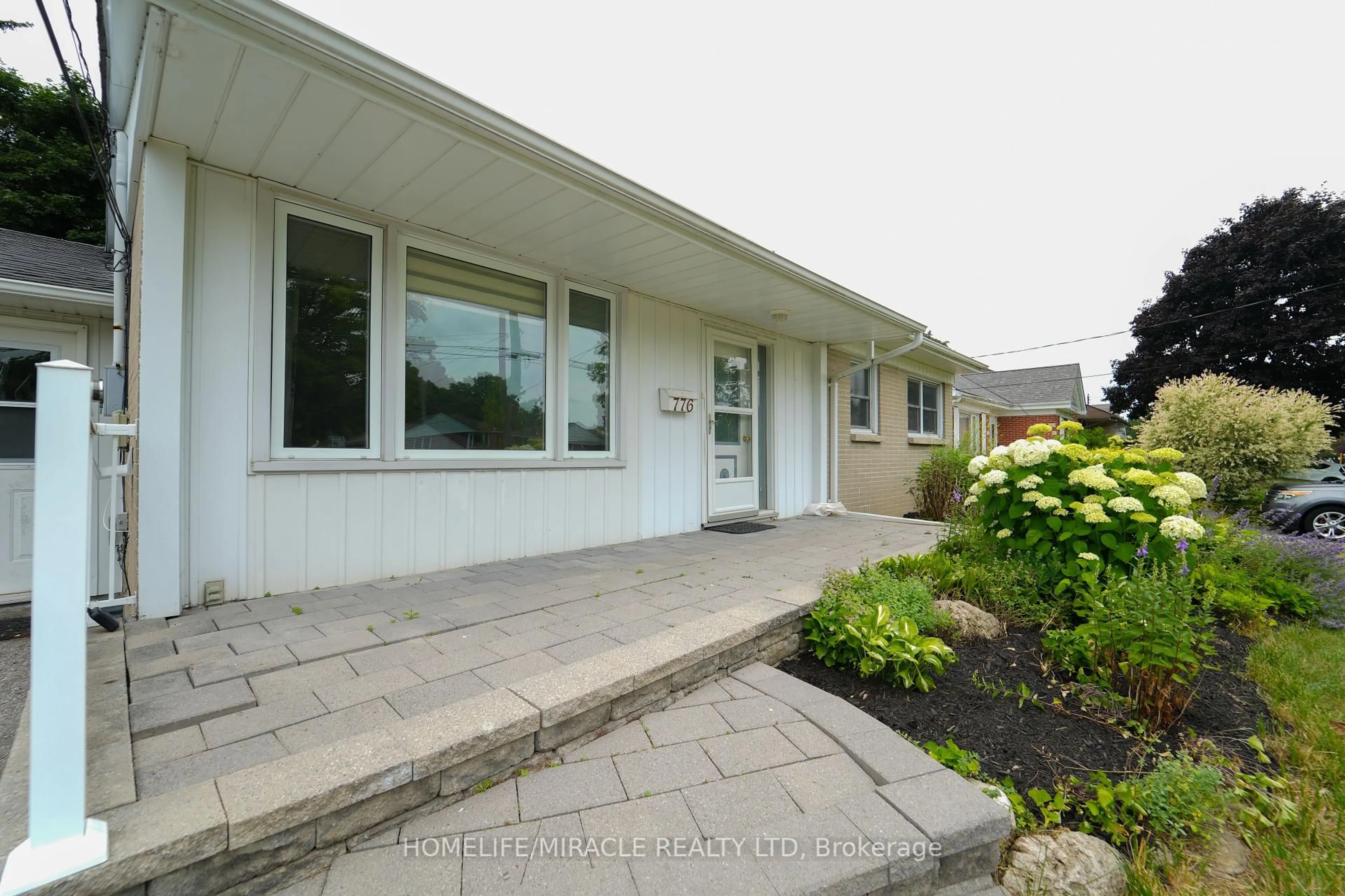 Unknown for 776 Grierson St, Oshawa Ontario L1G 5J7