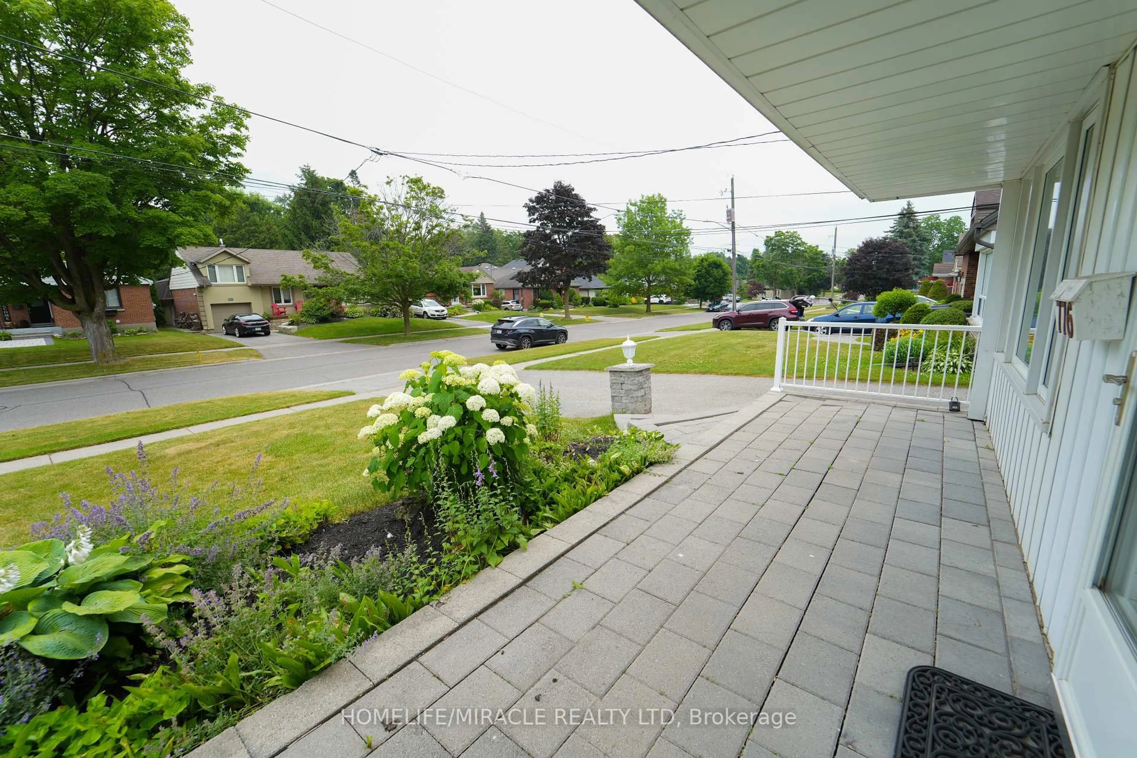 Patio, street for 776 Grierson St, Oshawa Ontario L1G 5J7