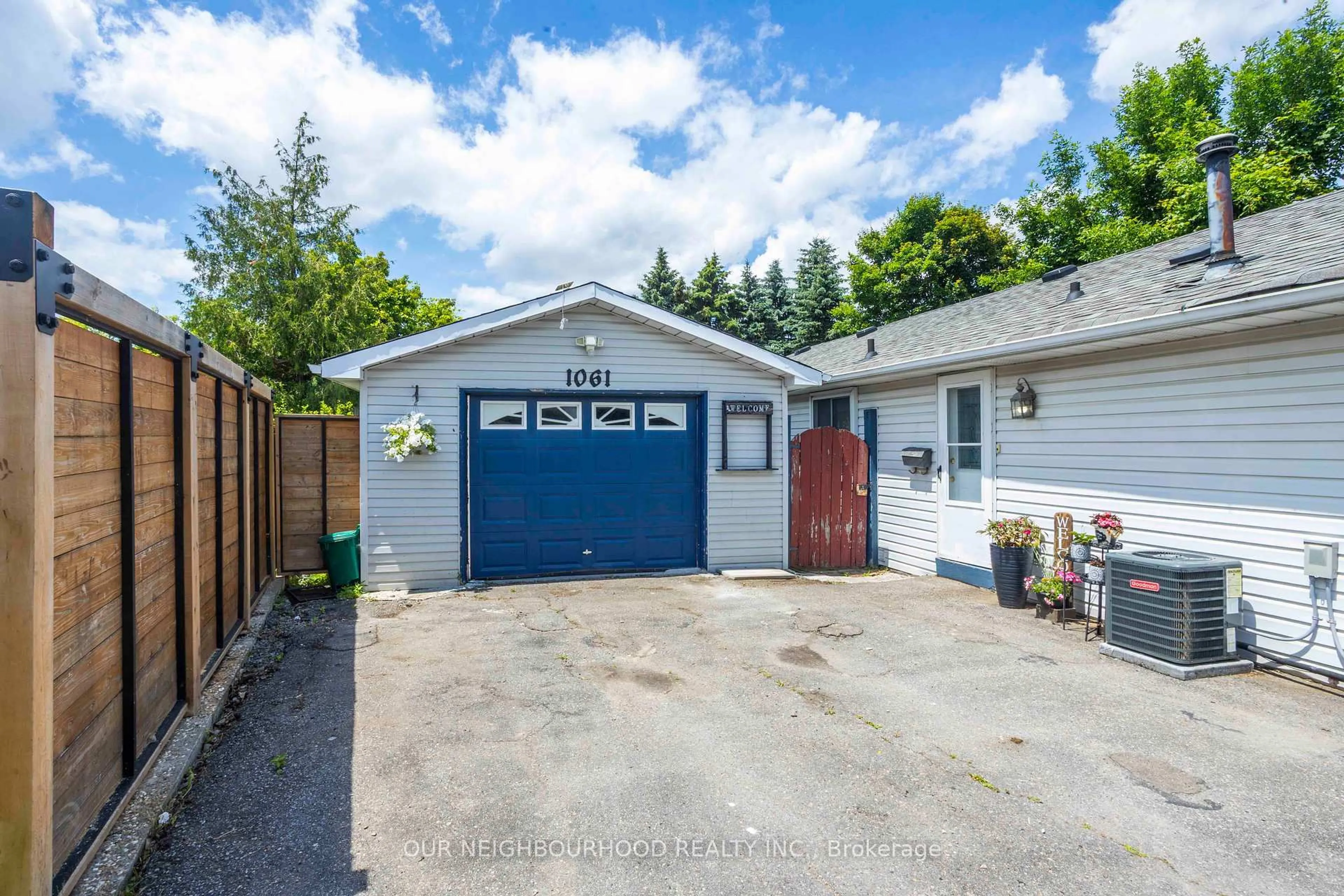 Unknown for 1061 Norman Cres, Oshawa Ontario L1H 7W9