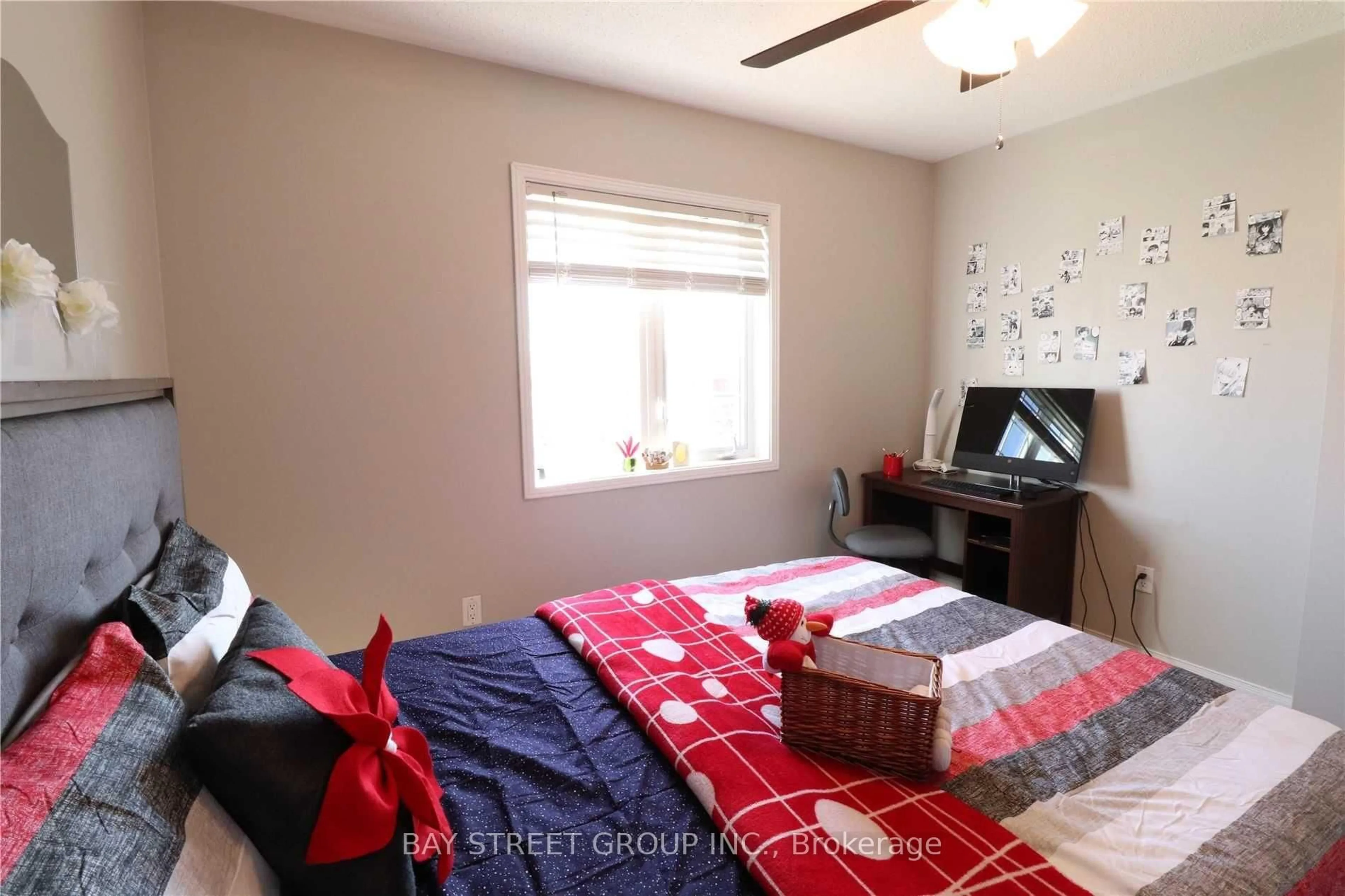 A pic of a room for 14 Mccartney Ave, Whitby Ontario L1R 2Y3