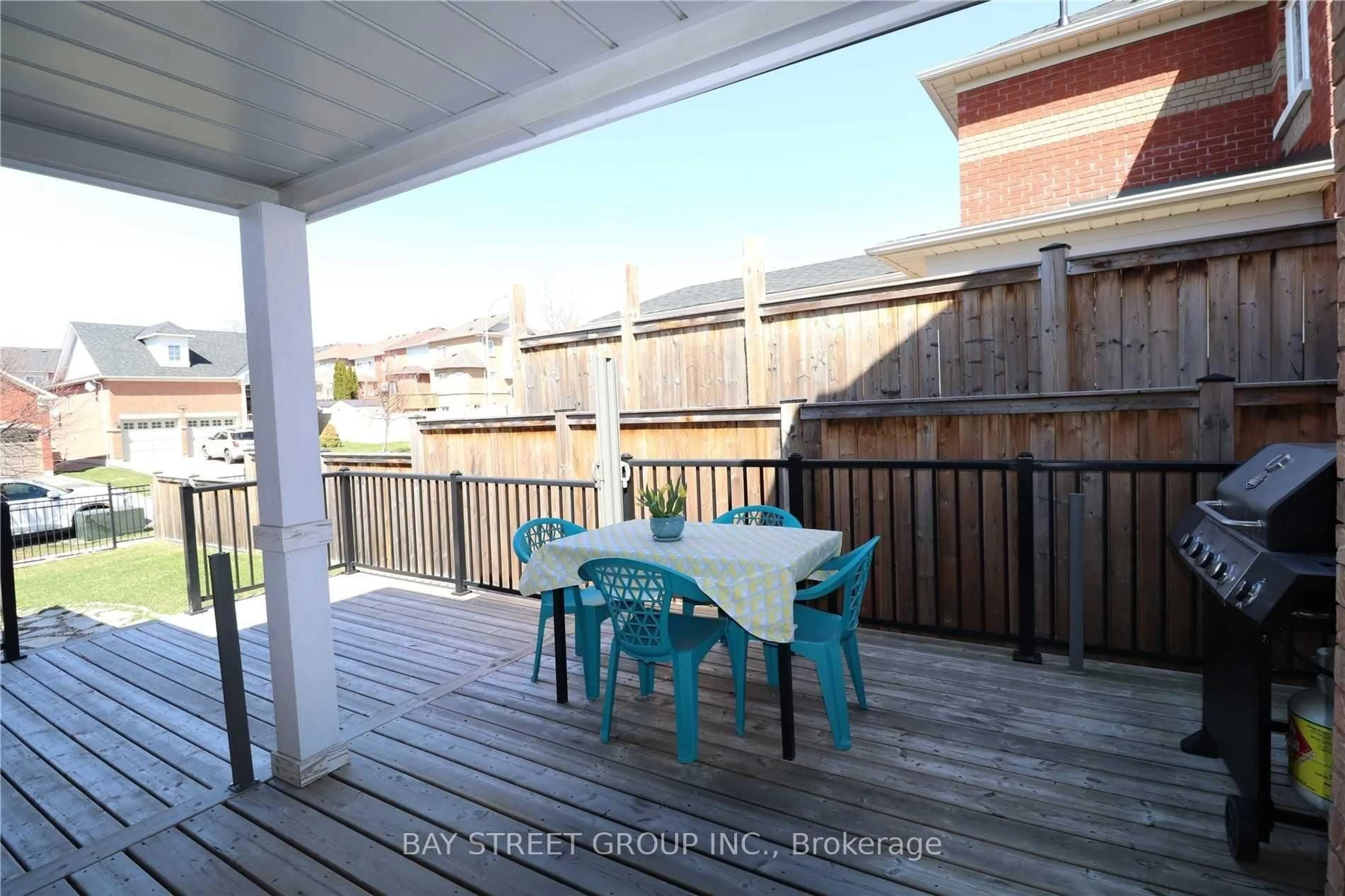 Patio, street for 14 Mccartney Ave, Whitby Ontario L1R 2Y3