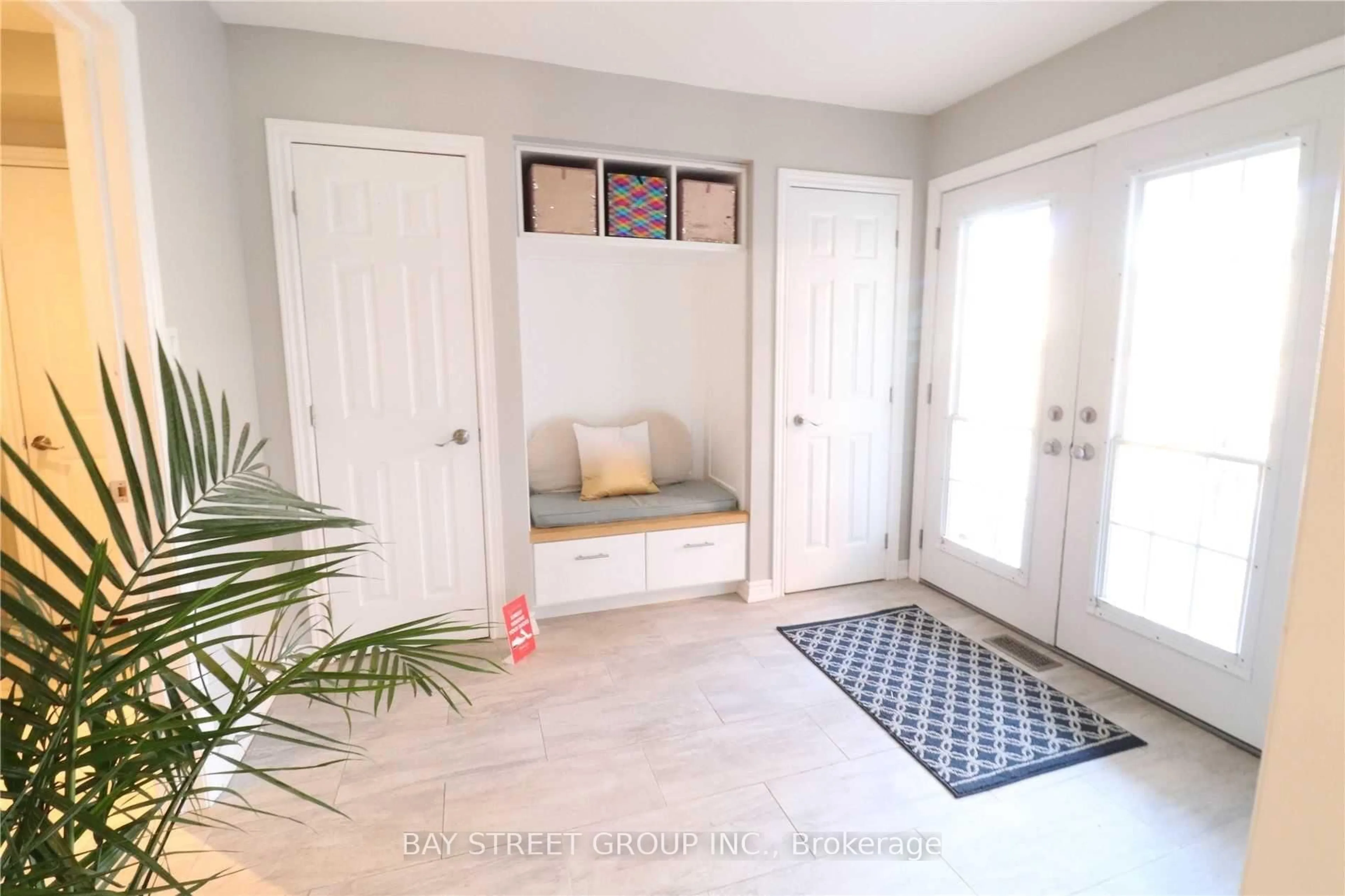 Indoor entryway for 14 Mccartney Ave, Whitby Ontario L1R 2Y3