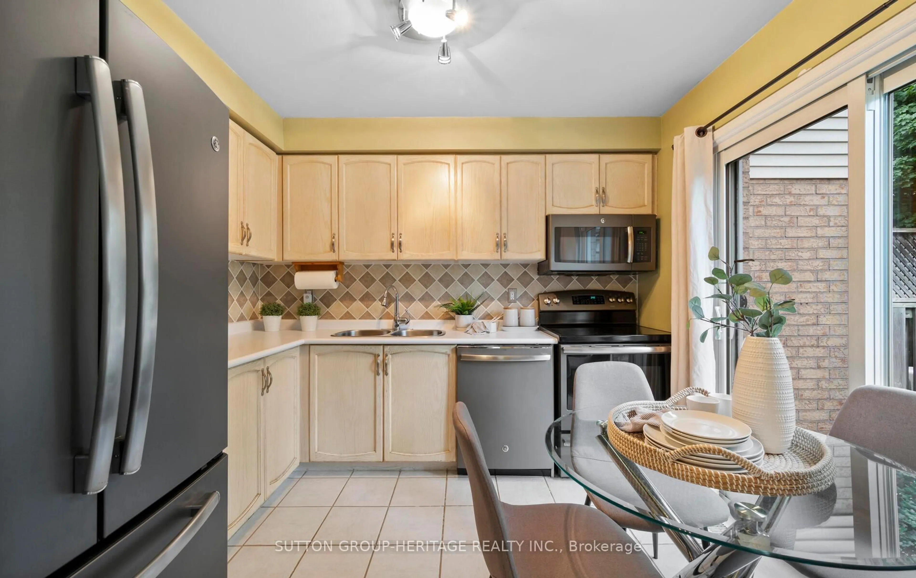 Standard kitchen, ceramic/tile floor for 1801 Nichol Ave #28, Whitby Ontario L1N 9K1