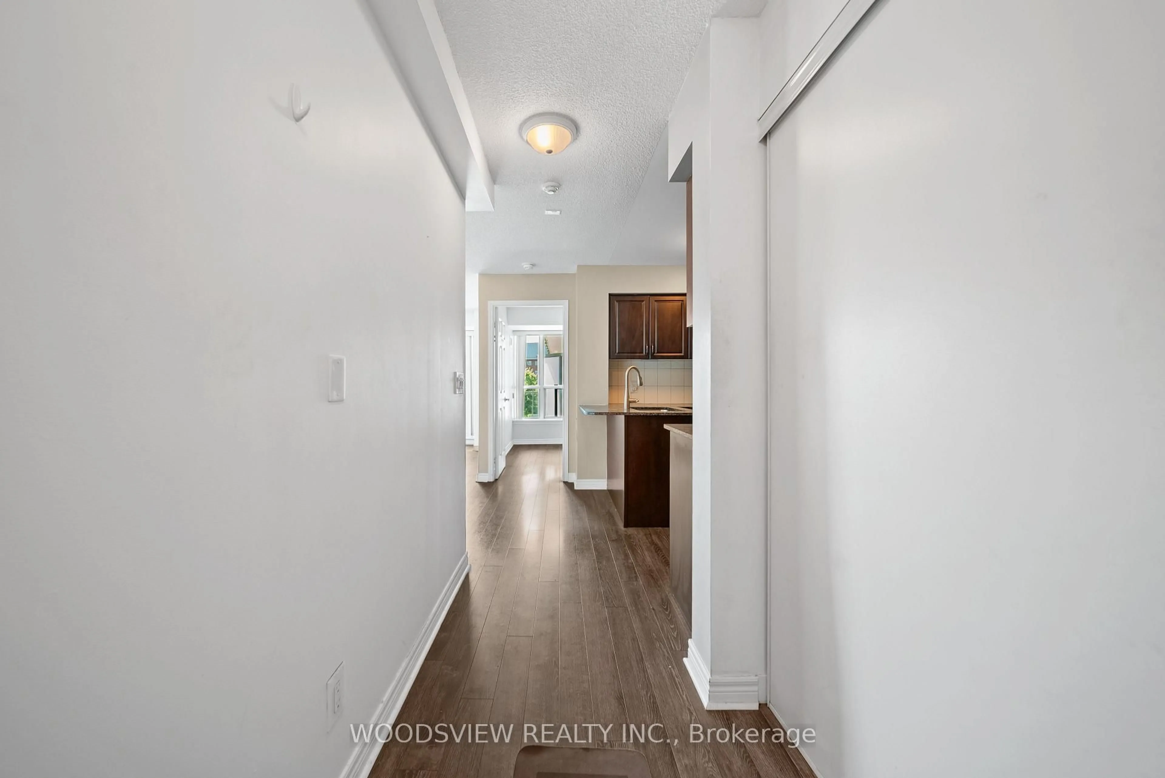 Indoor entryway for 60 Fairfax Cres #233, Toronto Ontario M1L 1Z8