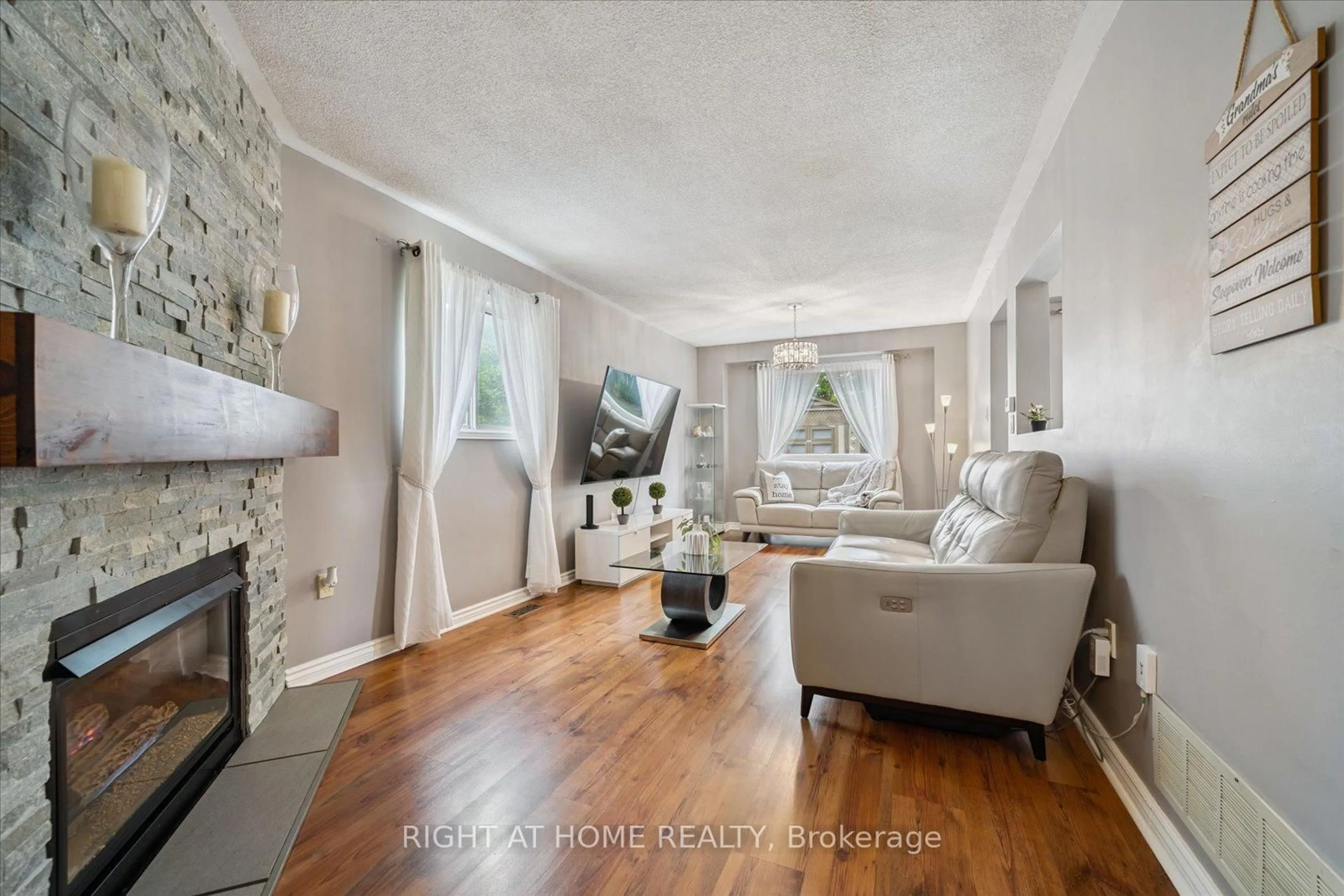 Living room with furniture, unknown for 1201 Beaver Valley Cres, Oshawa Ontario L1J 8N1