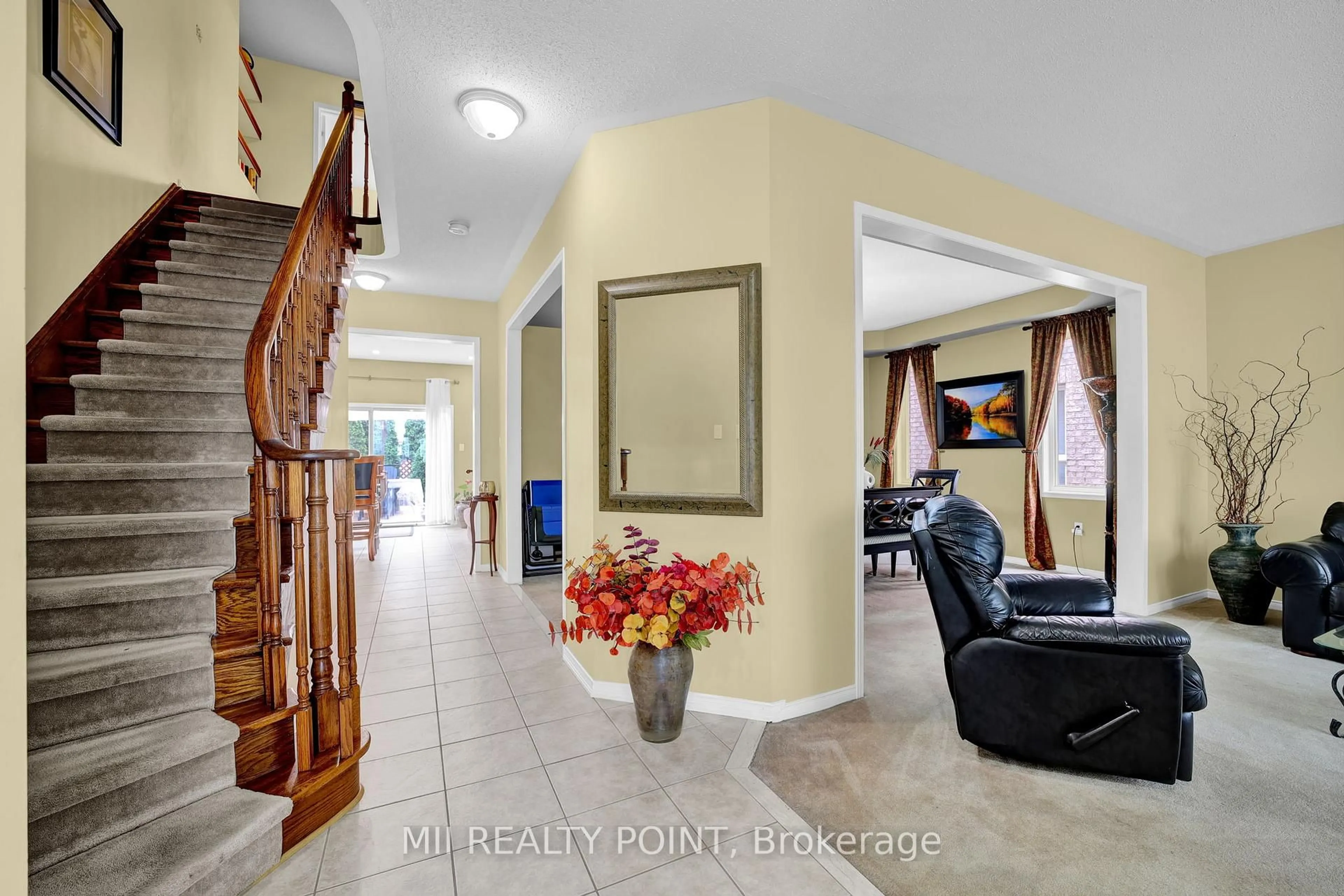 Indoor entryway for 29 O'shea Cres, Ajax Ontario L1T 4W7