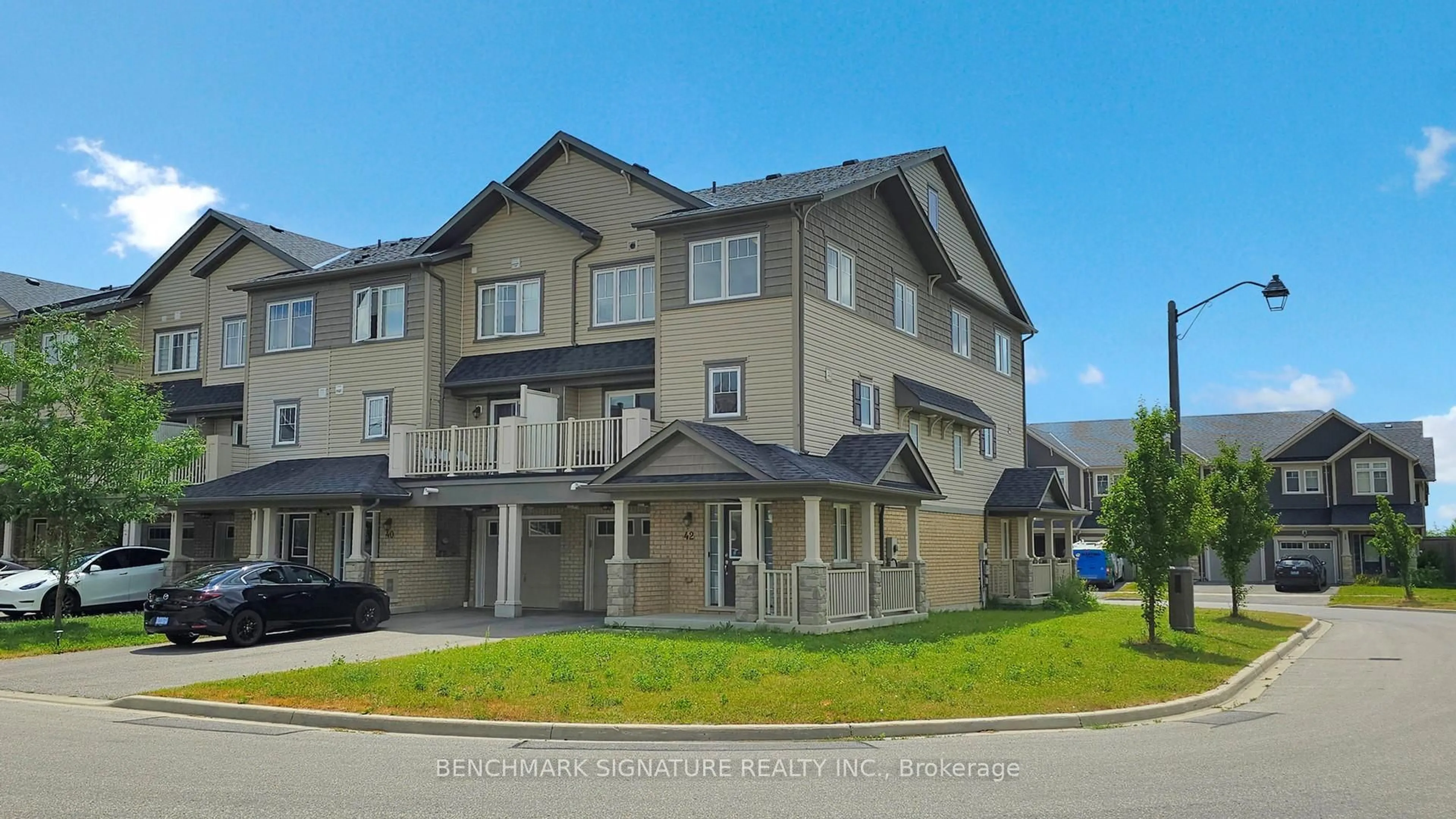 Unknown for 42 Nearco Cres, Oshawa Ontario L1L 0J4