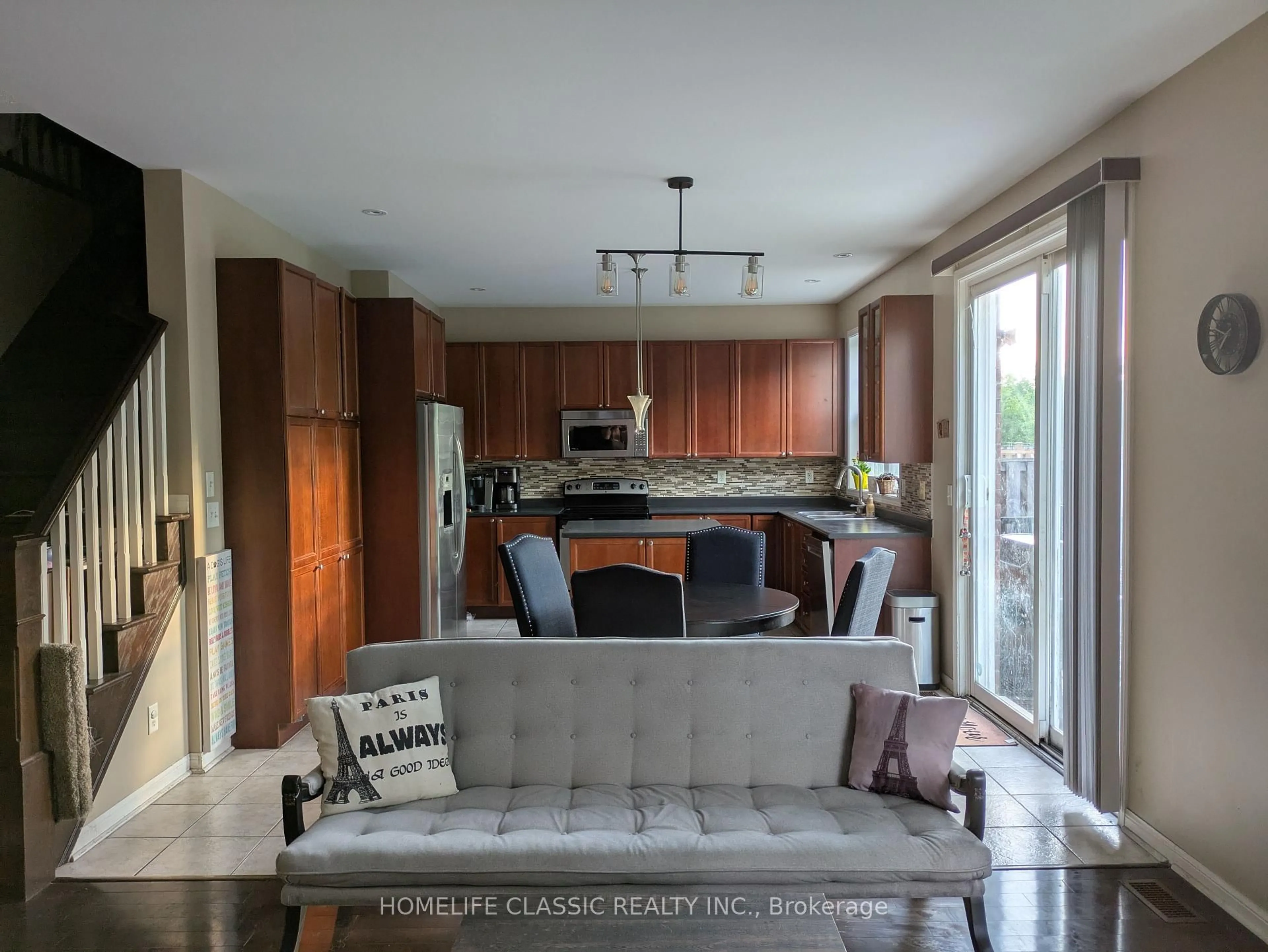 Open concept kitchen, ceramic/tile floor for 34 Meandering Tr, Toronto Ontario M1B 6E8