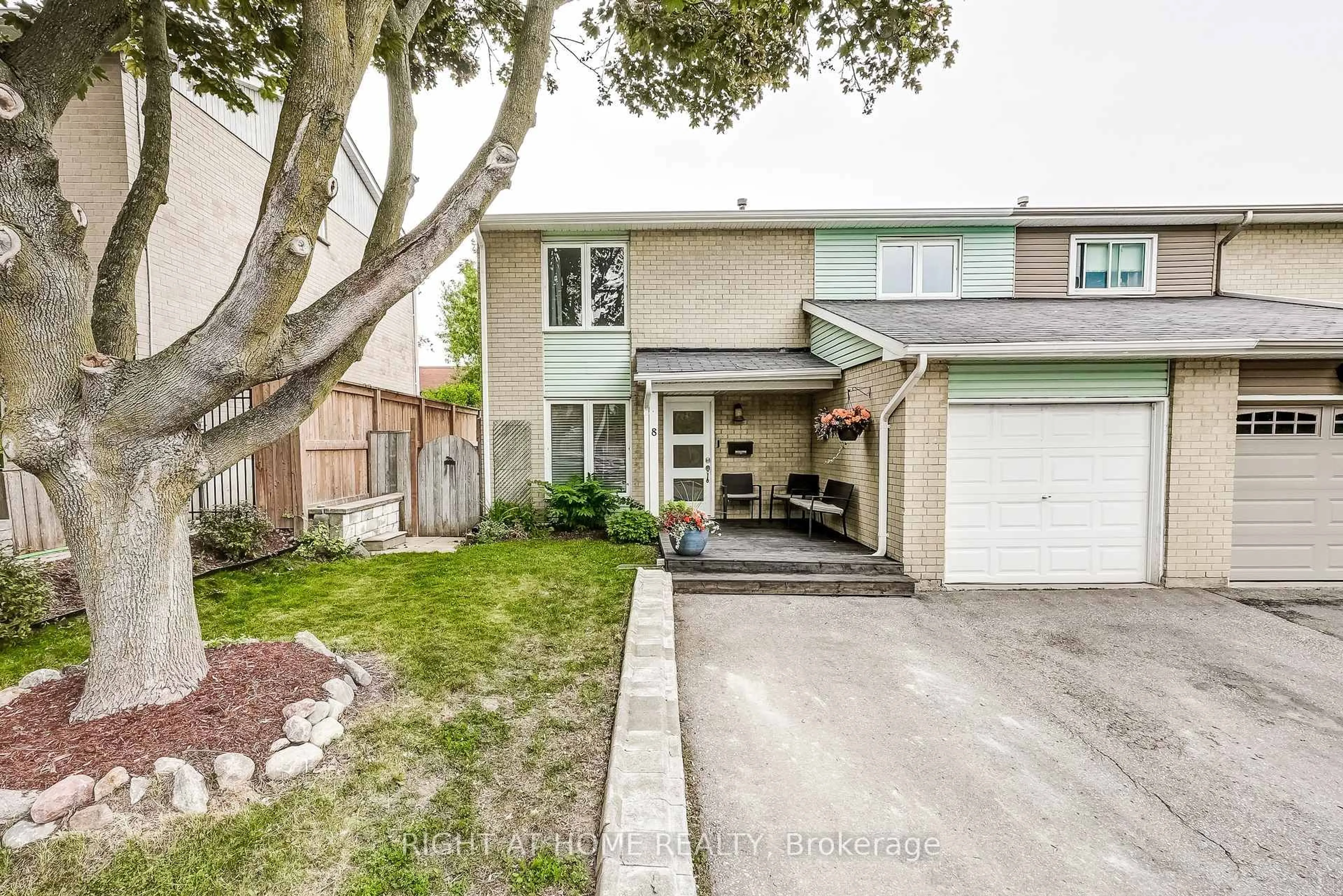 Unknown for 8 Doreen Cres, Clarington Ontario L1C 3W7