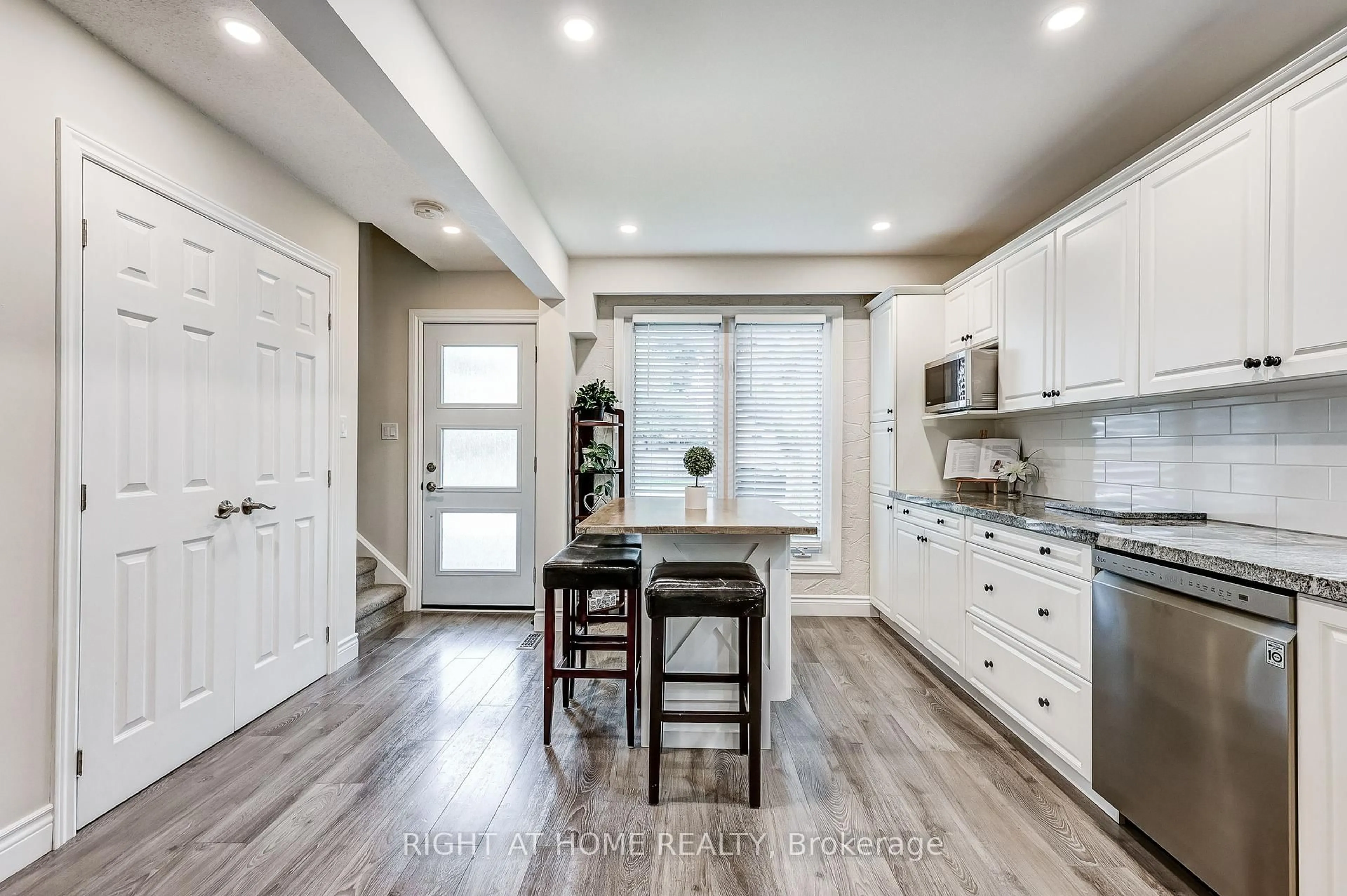 Open concept kitchen, unknown for 8 Doreen Cres, Clarington Ontario L1C 3W7