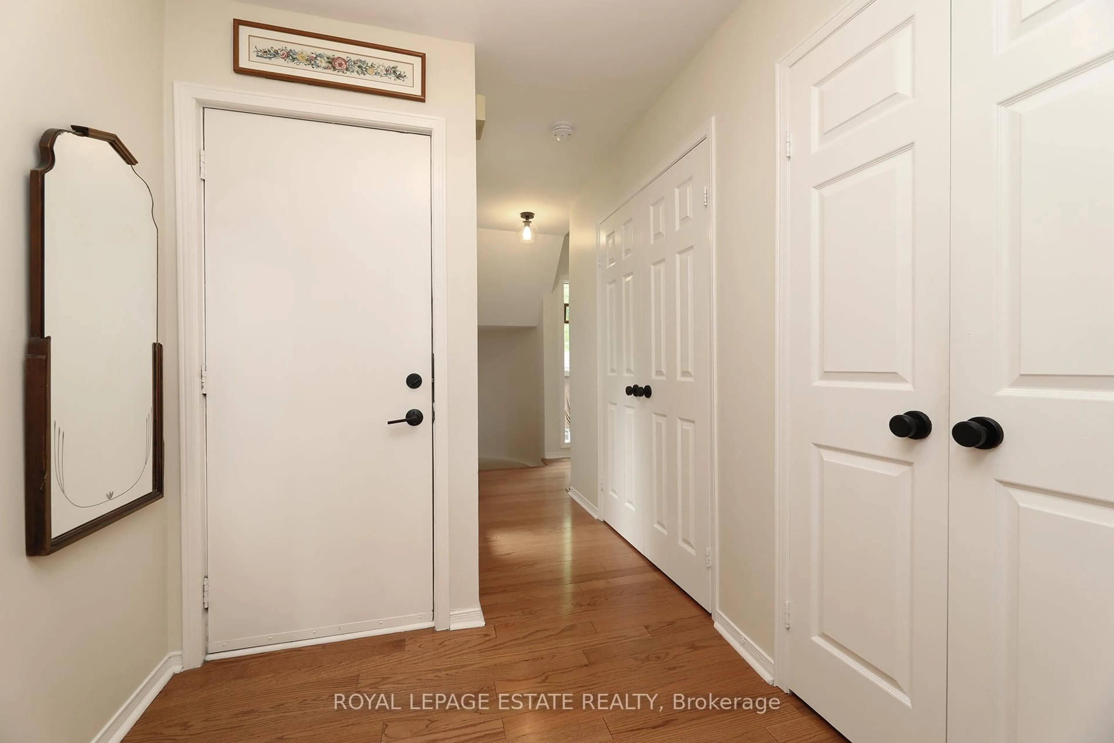 Indoor entryway for 34 Rodeo Ptwy, Toronto Ontario M1N 4C9