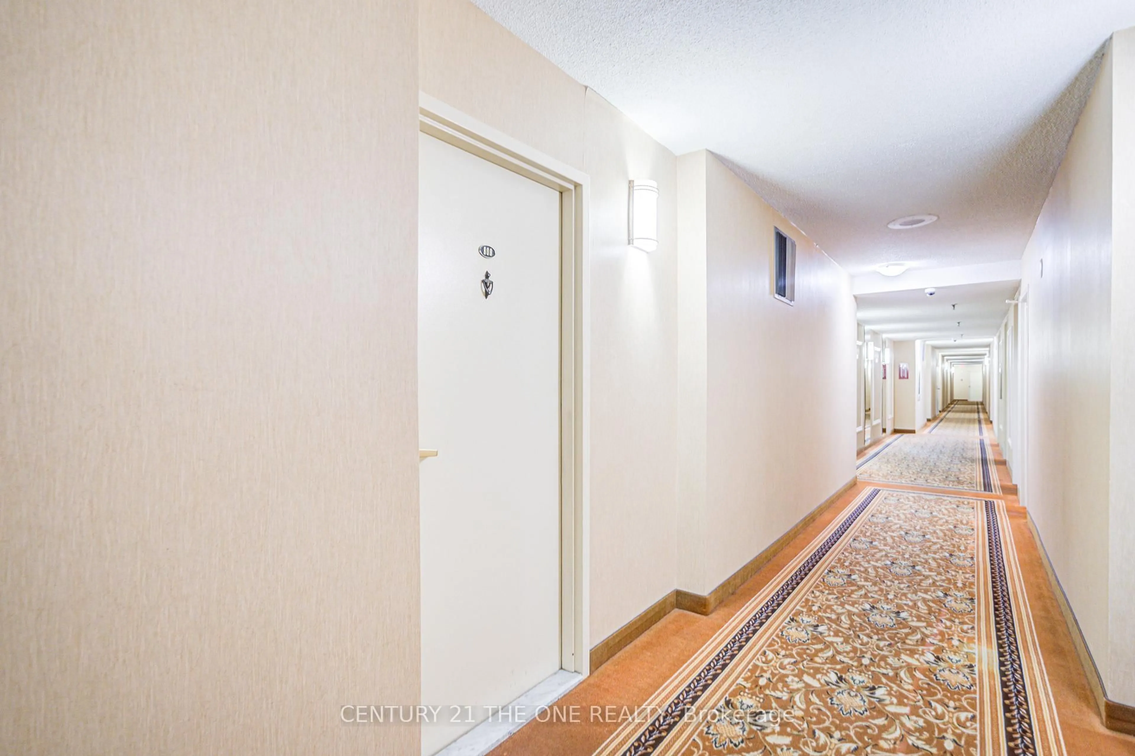 Indoor foyer for 121 Ling Rd #808, Toronto Ontario M1E 4Y2