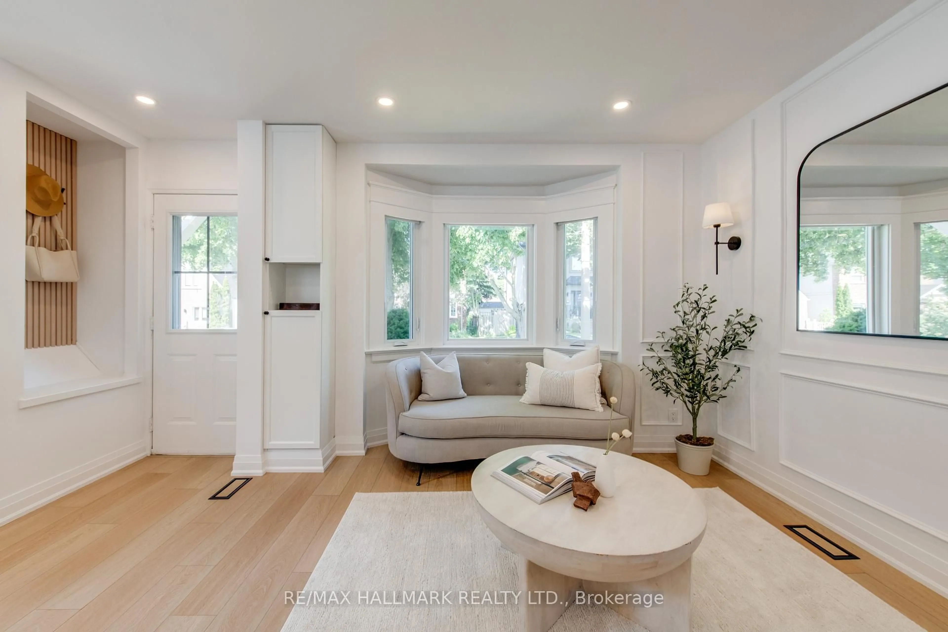 Living room with furniture, unknown for 145 Dunington Dr, Toronto Ontario M1N 3E5