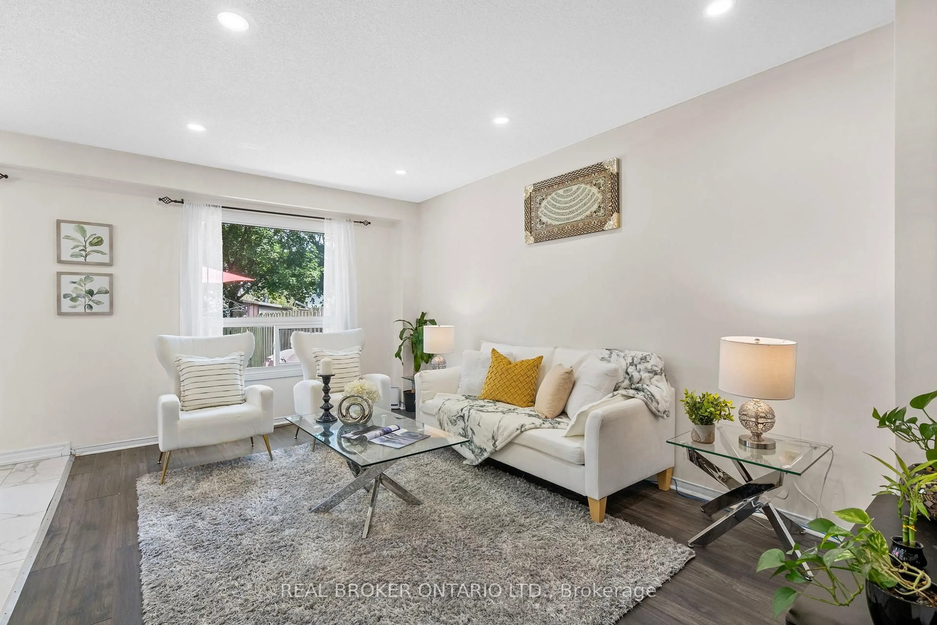 Living room with furniture, unknown for 1434 Anton Sq, Pickering Ontario L1V 5S9