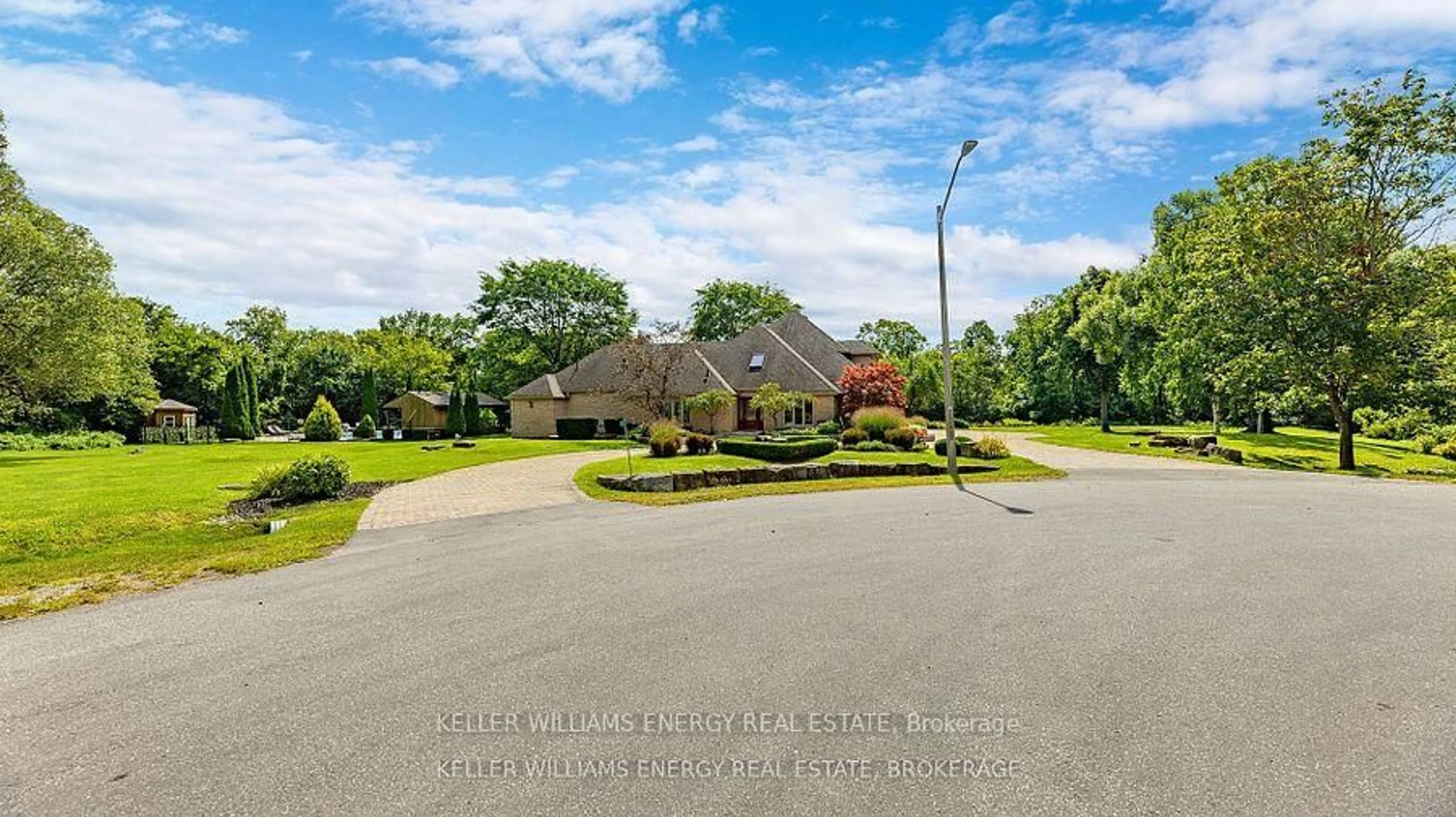 A pic from outside/outdoor area/front of a property/back of a property/a pic from drone, water/lake/river/ocean view for 5 McNamara Crt, Ajax Ontario L1T 4W6