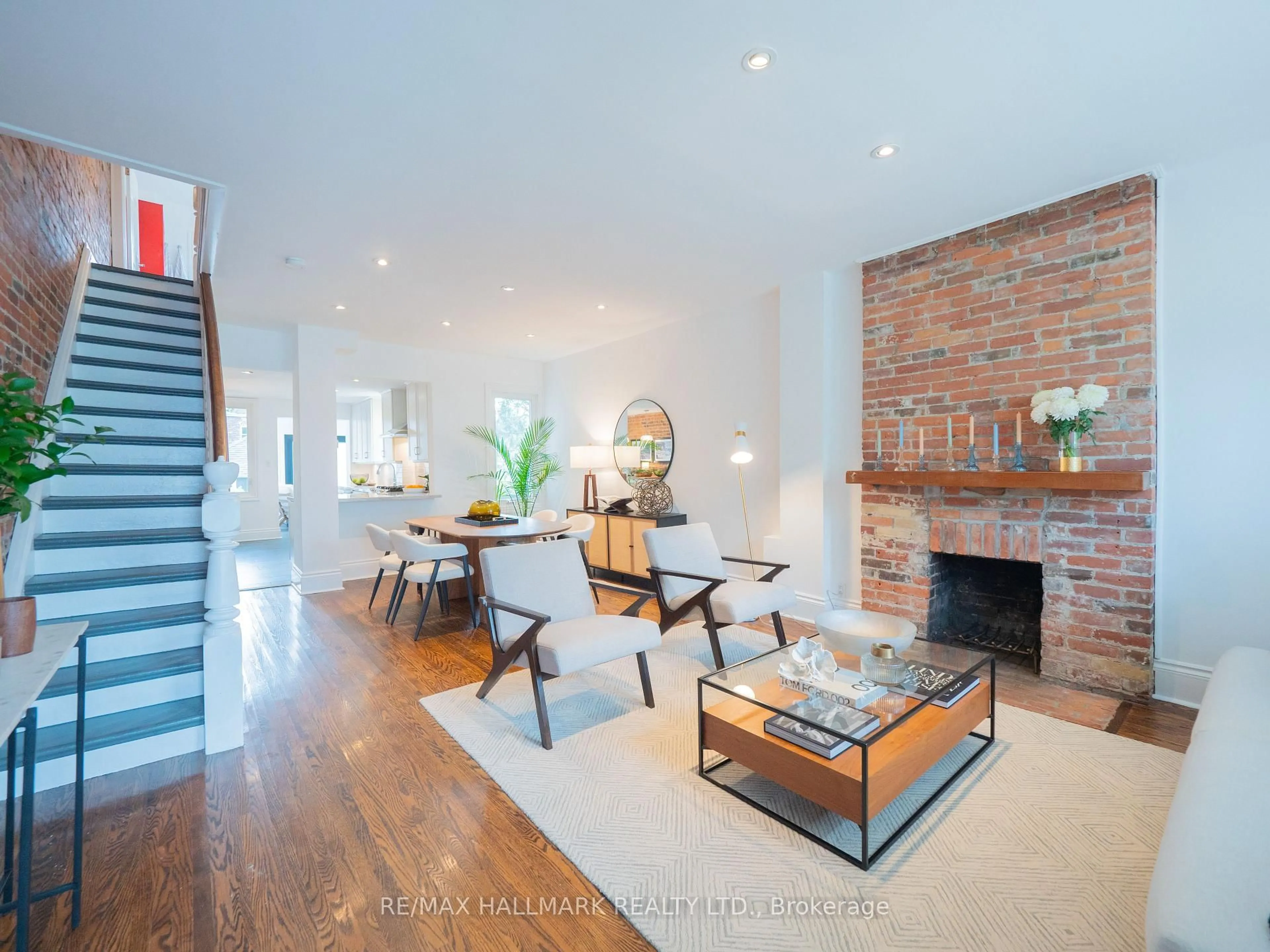 Living room with furniture, unknown for 925 Logan Ave, Toronto Ontario M4K 3E3