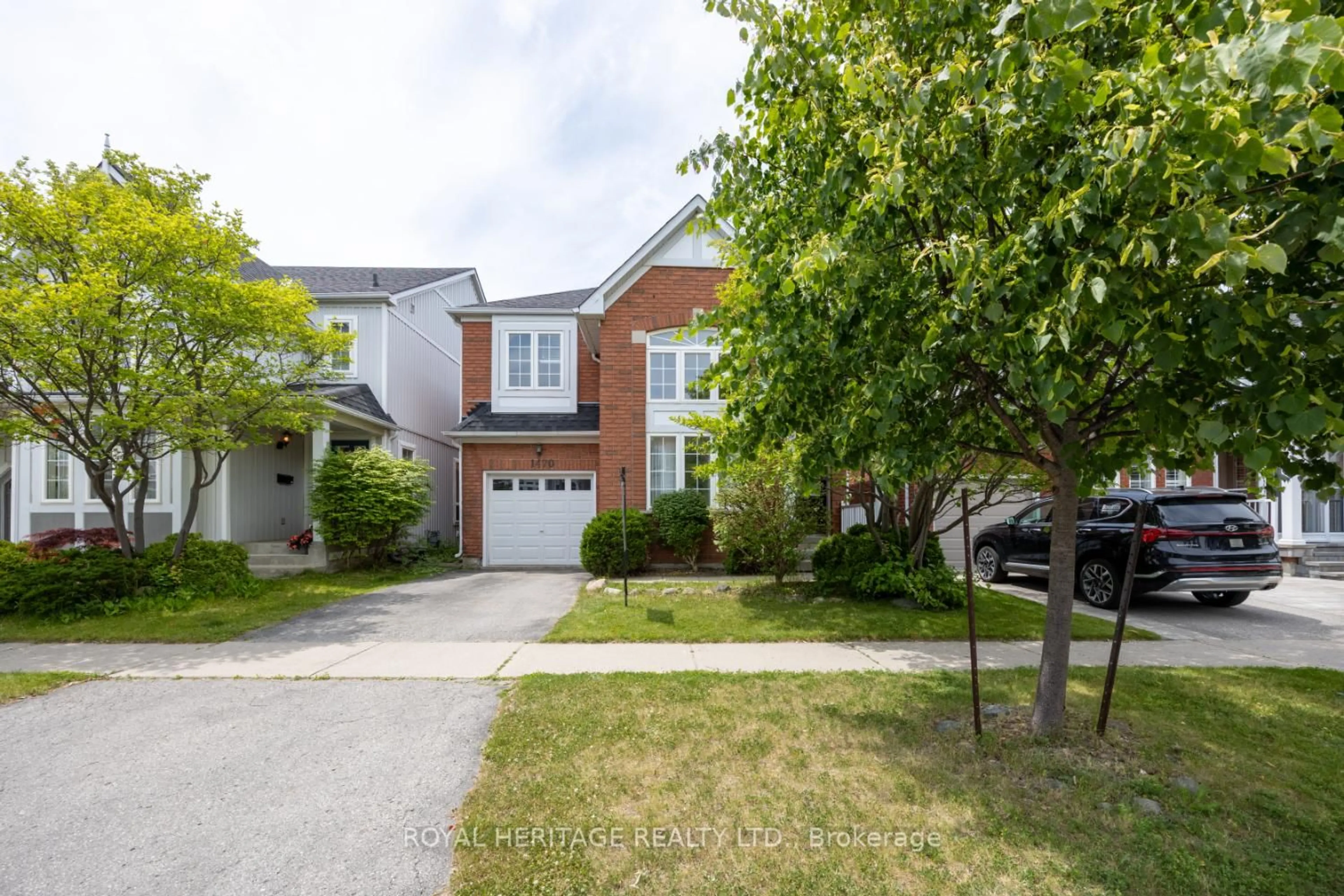 Home with brick exterior material, street for 1470 Bridgeport St, Oshawa Ontario L1K 2P5