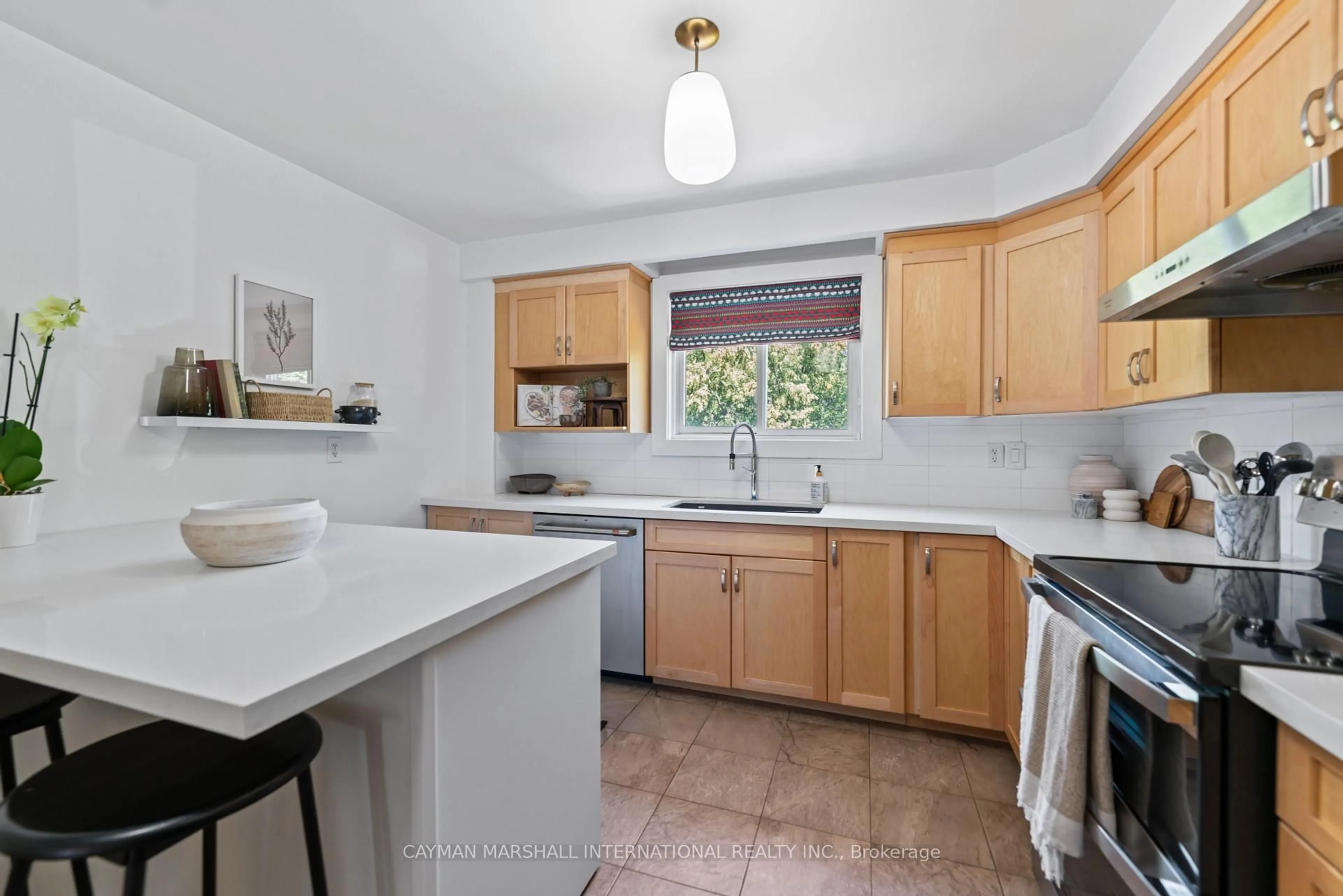 Standard kitchen, ceramic/tile floor for 467 Rhodes Ave, Toronto Ontario M4L 3A6