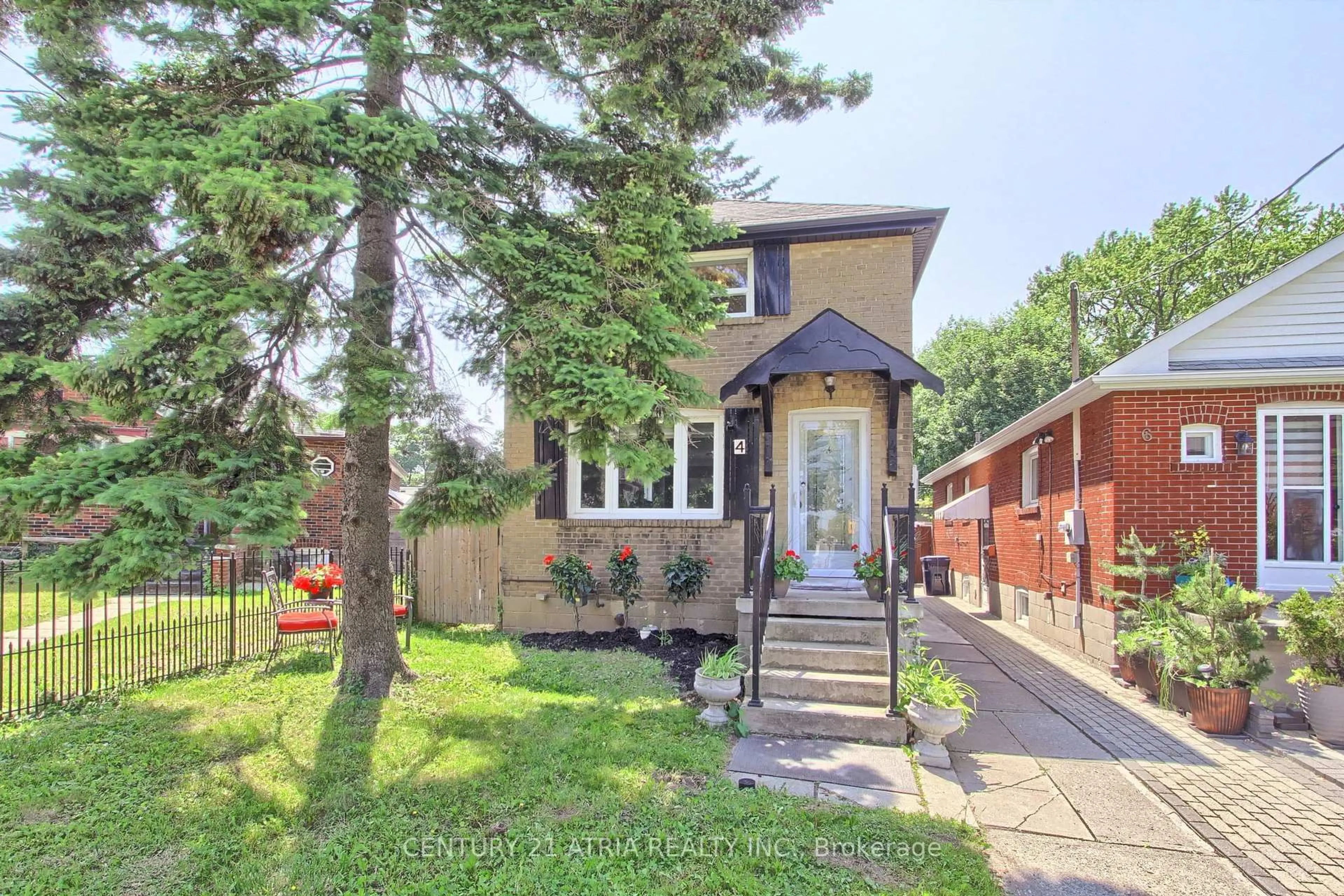 Unknown for 4 Bryant Ave, Toronto Ontario M4C 5G8