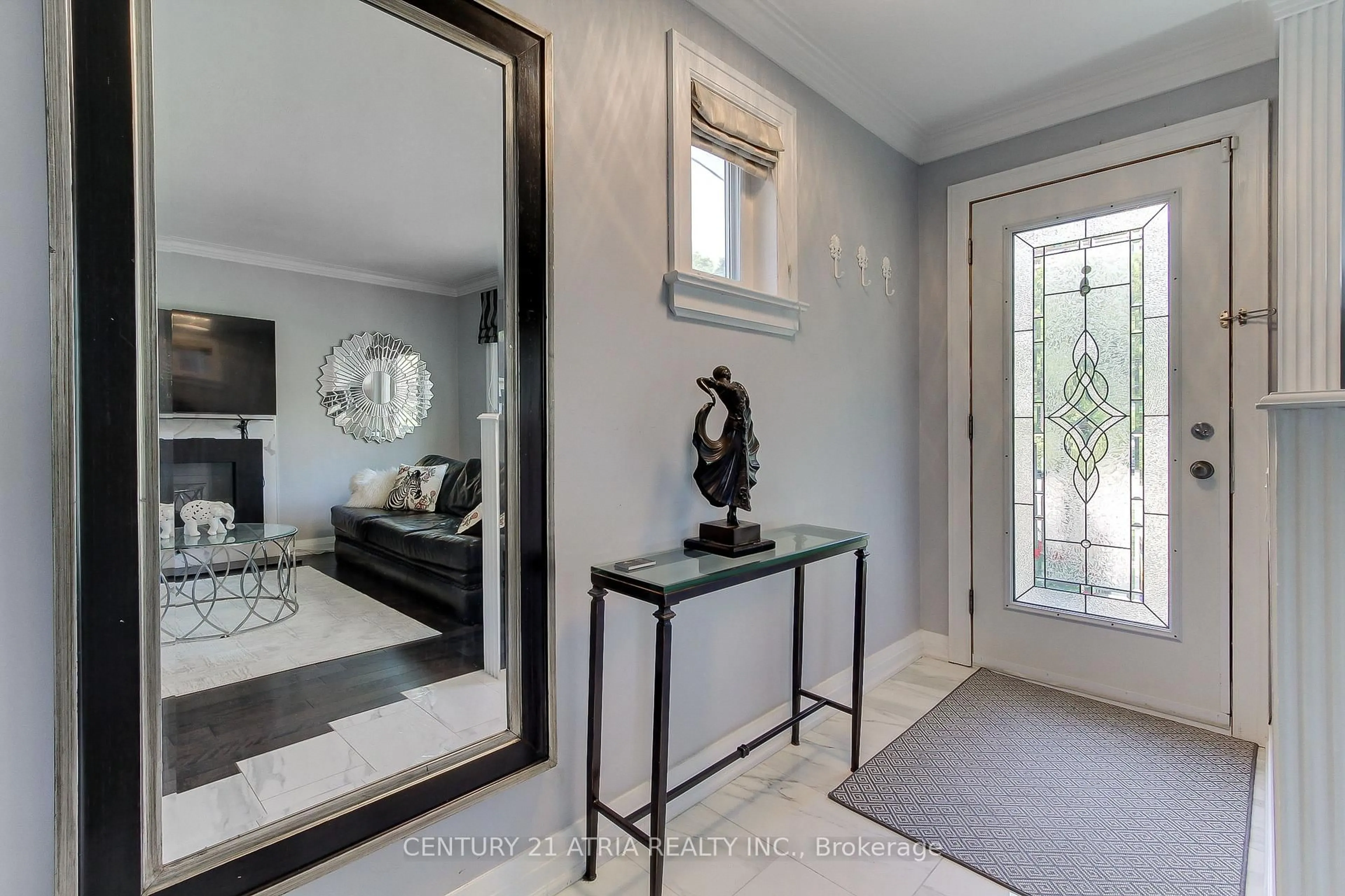 Indoor entryway for 4 Bryant Ave, Toronto Ontario M4C 5G8