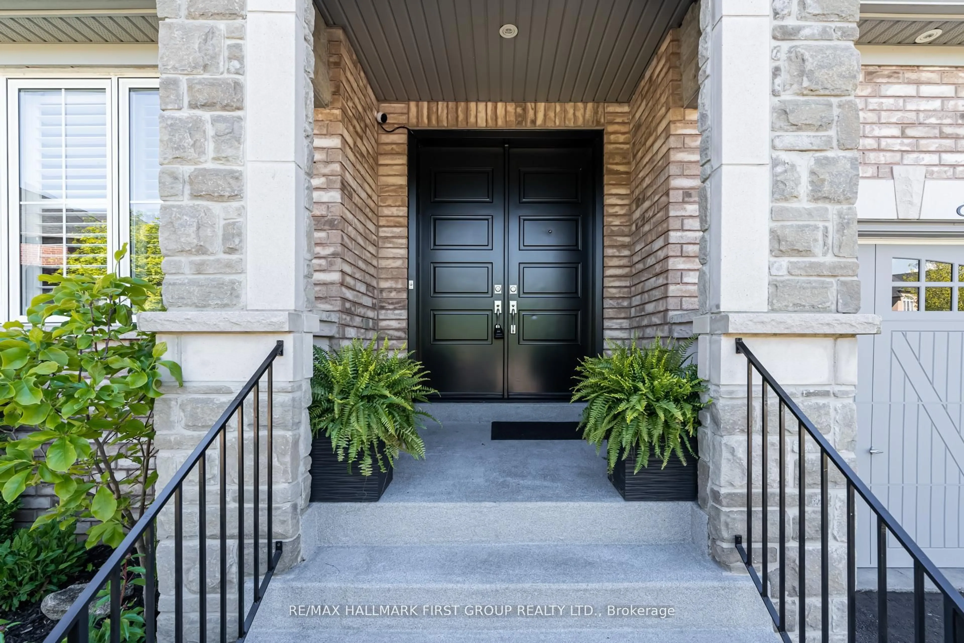Indoor entryway for 59 Portelli Cres, Ajax Ontario L1Z 0C4