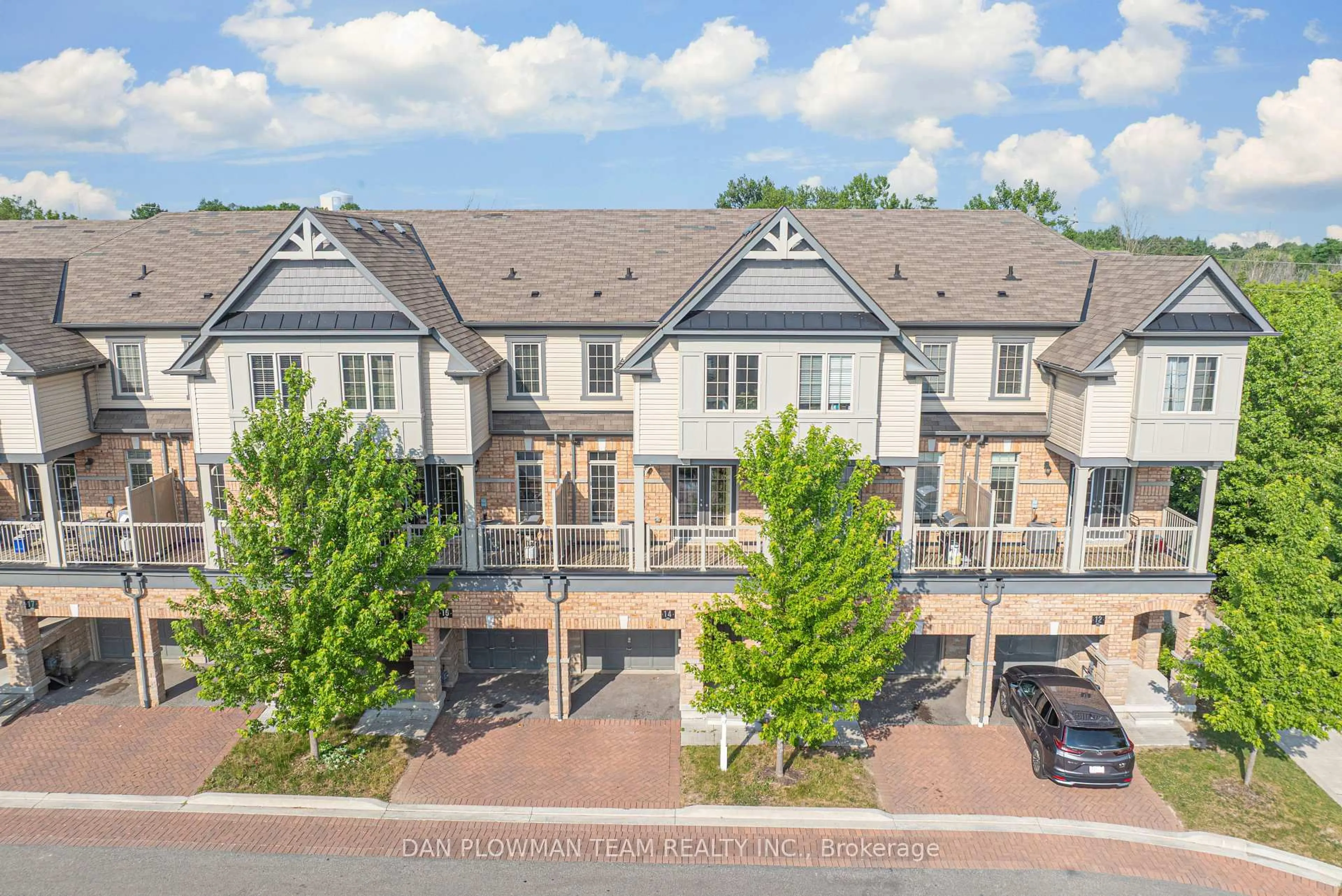 A pic from outside/outdoor area/front of a property/back of a property/a pic from drone, unknown for 285 Finch Ave #14, Pickering Ontario L1V 0E6