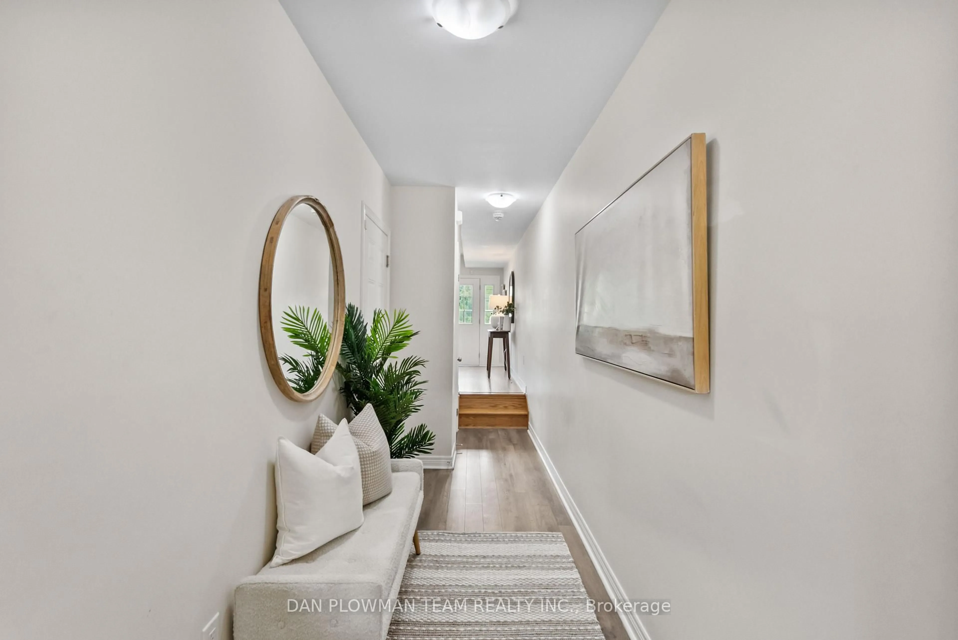 Indoor entryway for 285 Finch Ave #14, Pickering Ontario L1V 0E6