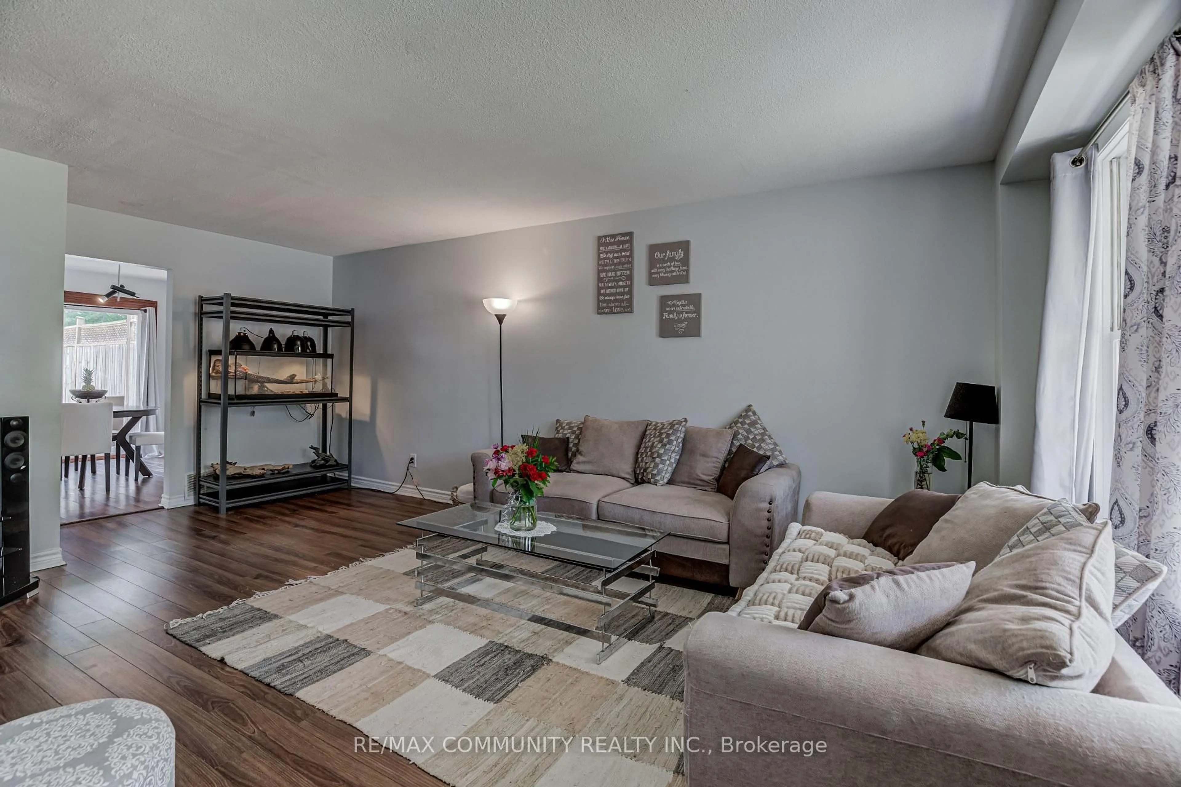 Living room with furniture, unknown for 117 Ormond Dr, Oshawa Ontario L1G 6T3