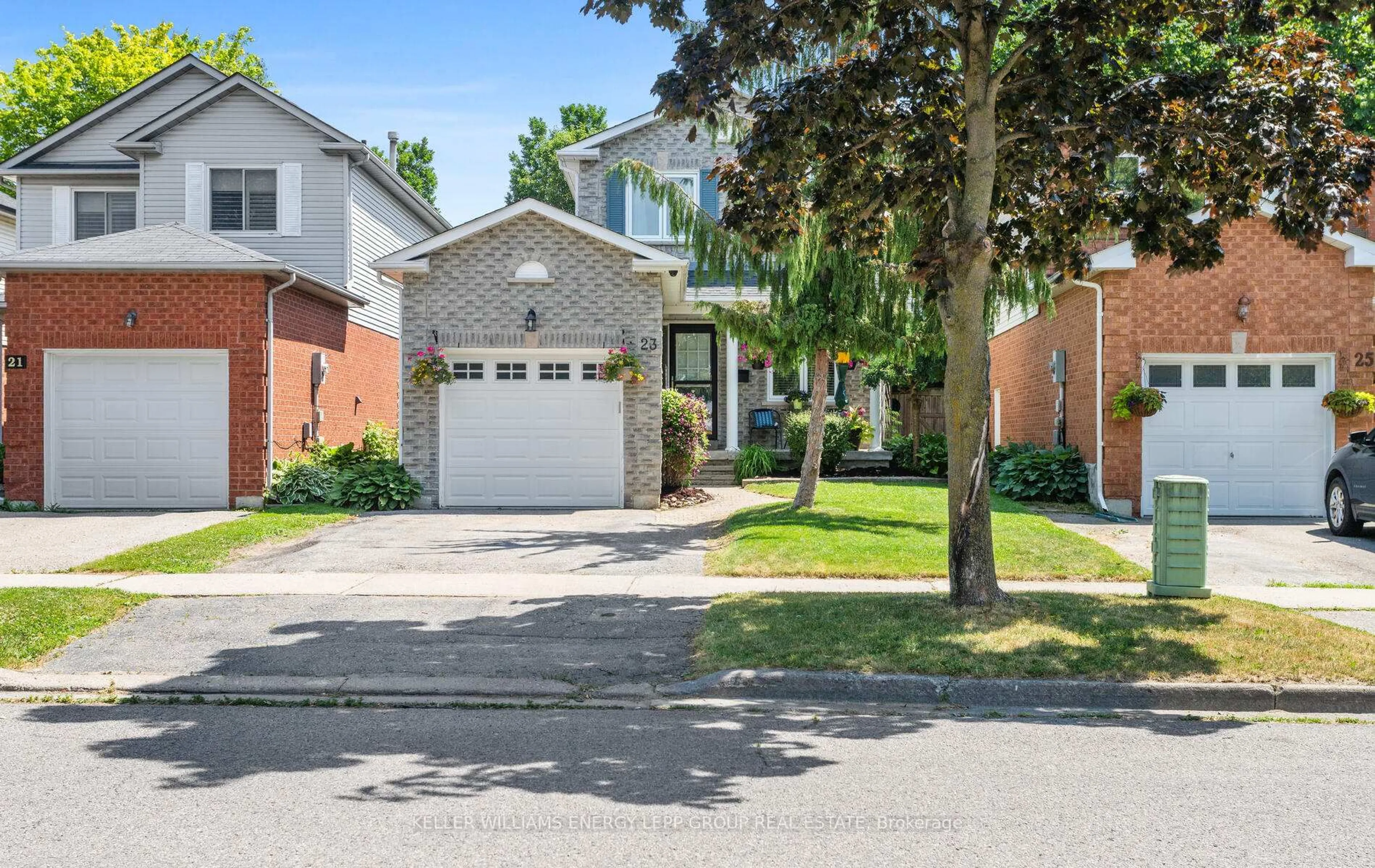 Home with brick exterior material, street for 23 Stuart Rd, Clarington Ontario L1E 1Z1