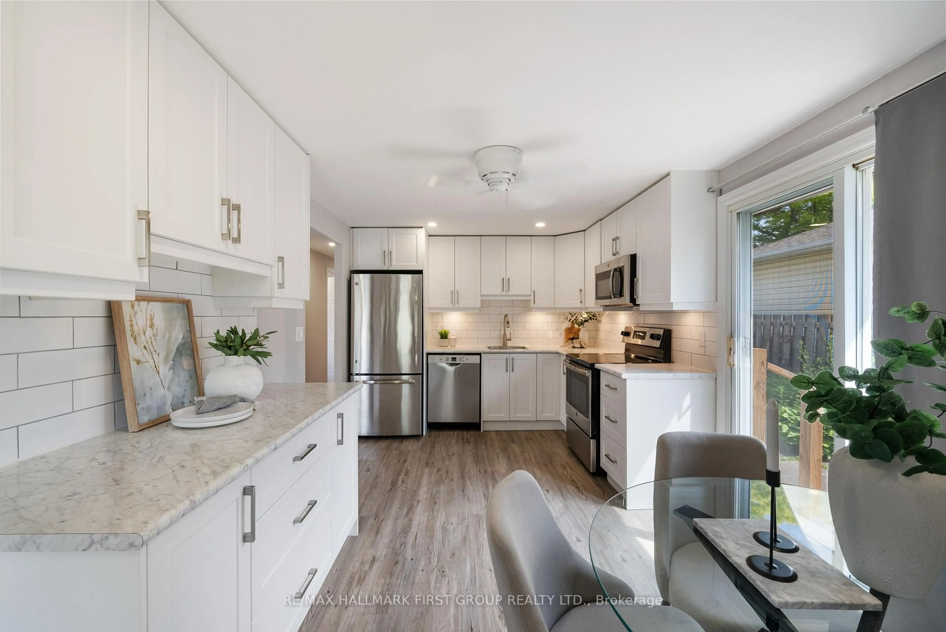 Open concept kitchen, ceramic/tile floor for 1140 Norman St, Oshawa Ontario L1H 7X1