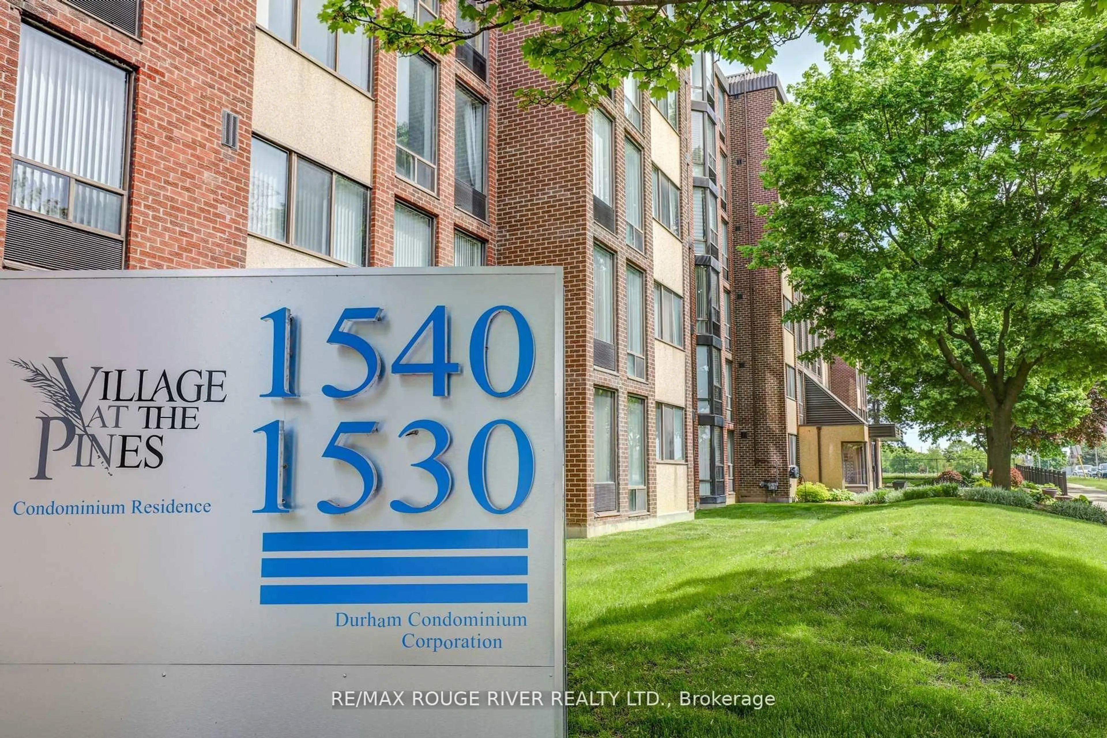 Indoor foyer for 1540 Pickering Pkwy #311, Pickering Ontario L1V 3V9