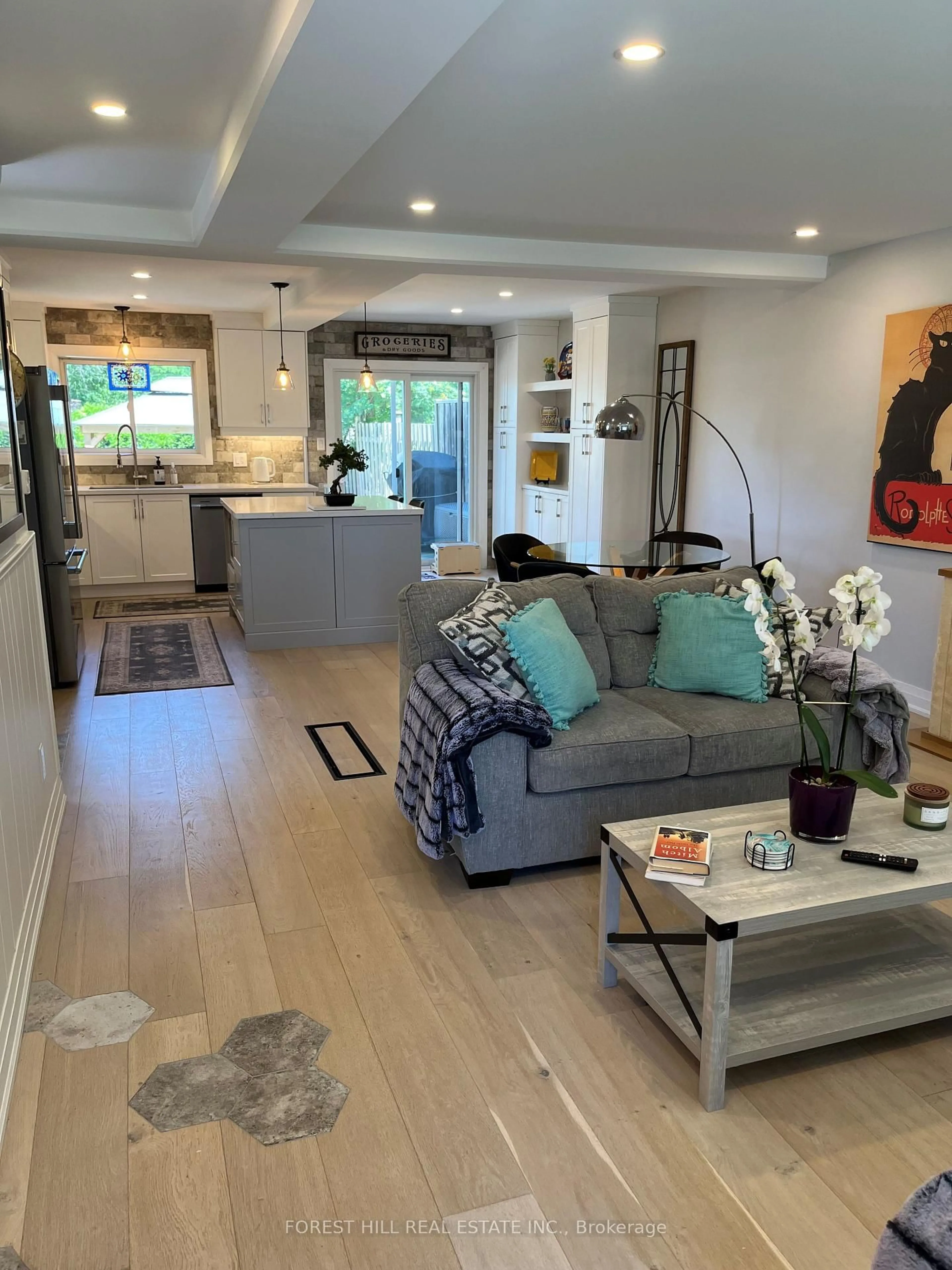 Open concept kitchen, unknown for 1184 Southdale Ave, Oshawa Ontario L1H 7Z3