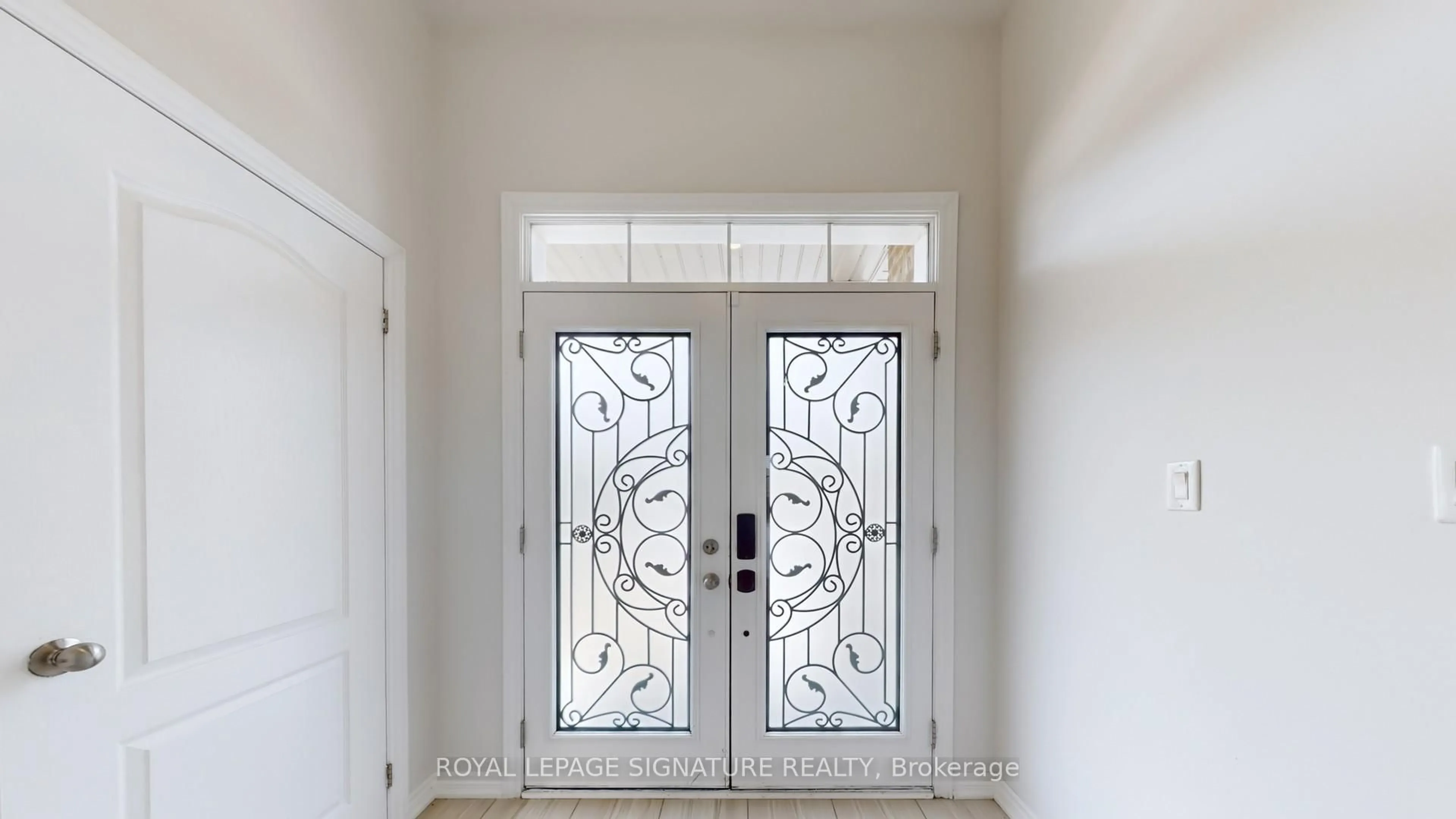 Indoor entryway for 62 Moses Cres, Clarington Ontario L1C 0T8