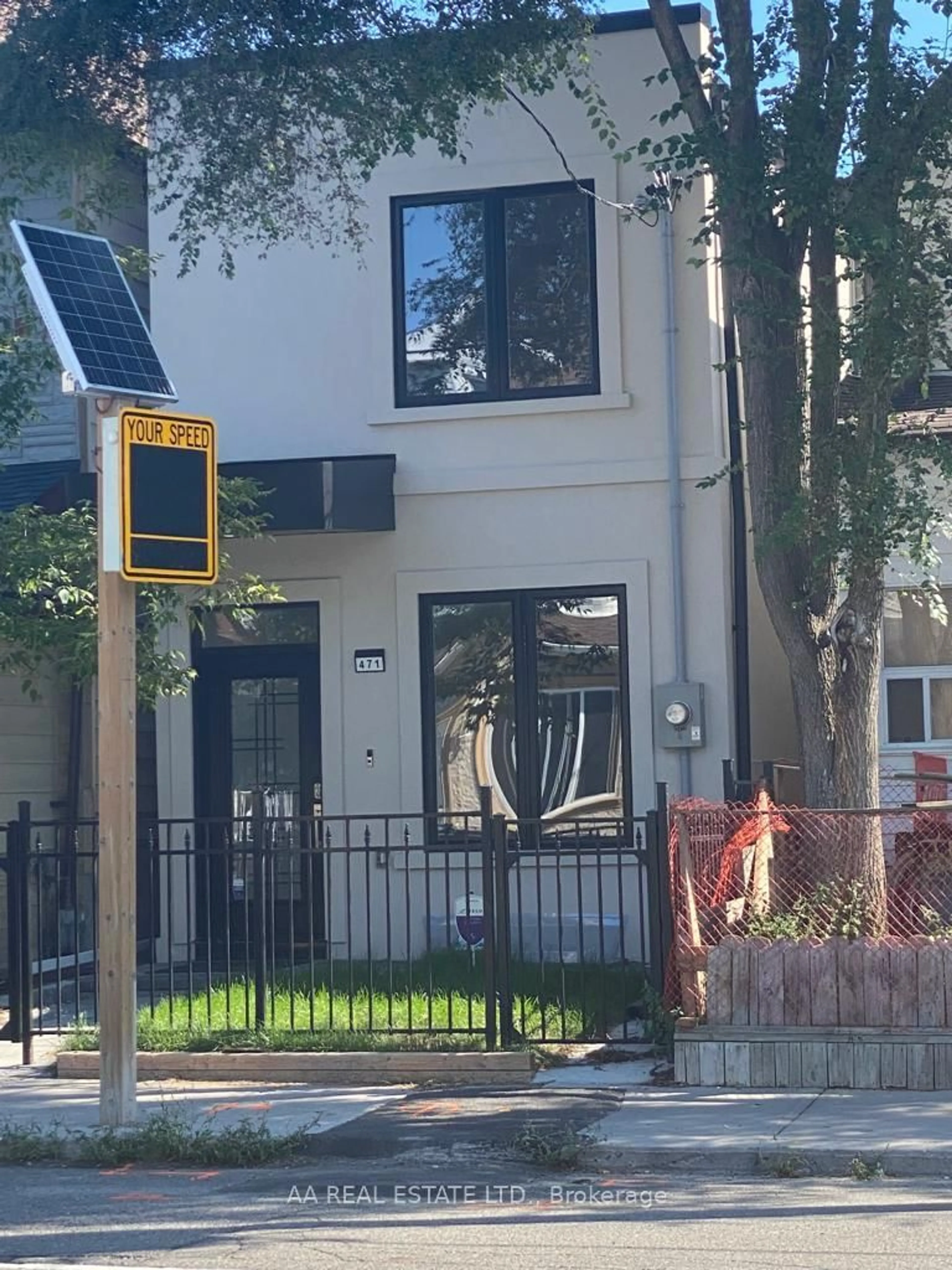 Unknown for 471 Jones Ave, Toronto Ontario M4J 3G7