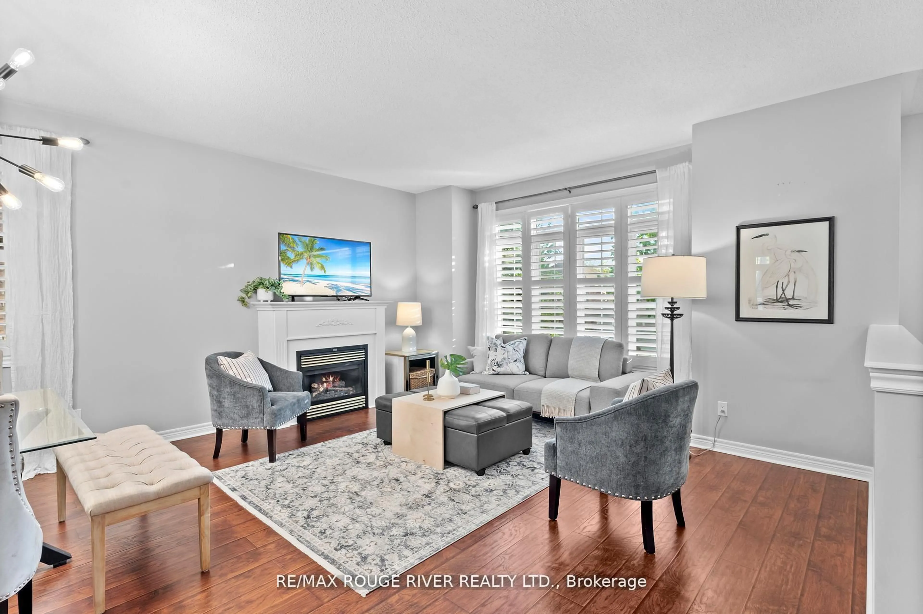 Living room with furniture, unknown for 11 Maple Edge Lane, Whitby Ontario L1R 2M9