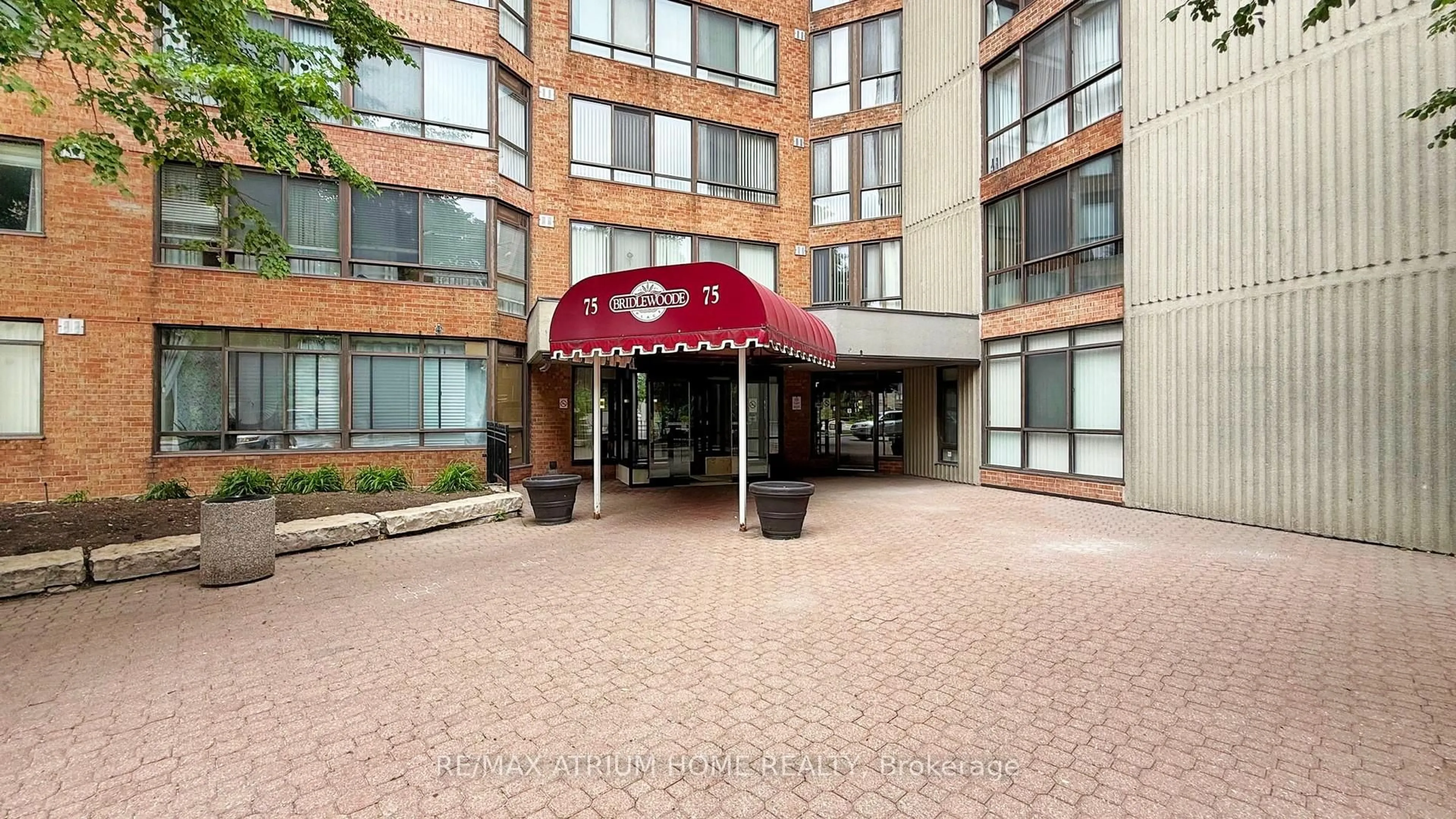 Unknown for 75 Bamburgh Circ #524, Toronto Ontario M1W 3W1