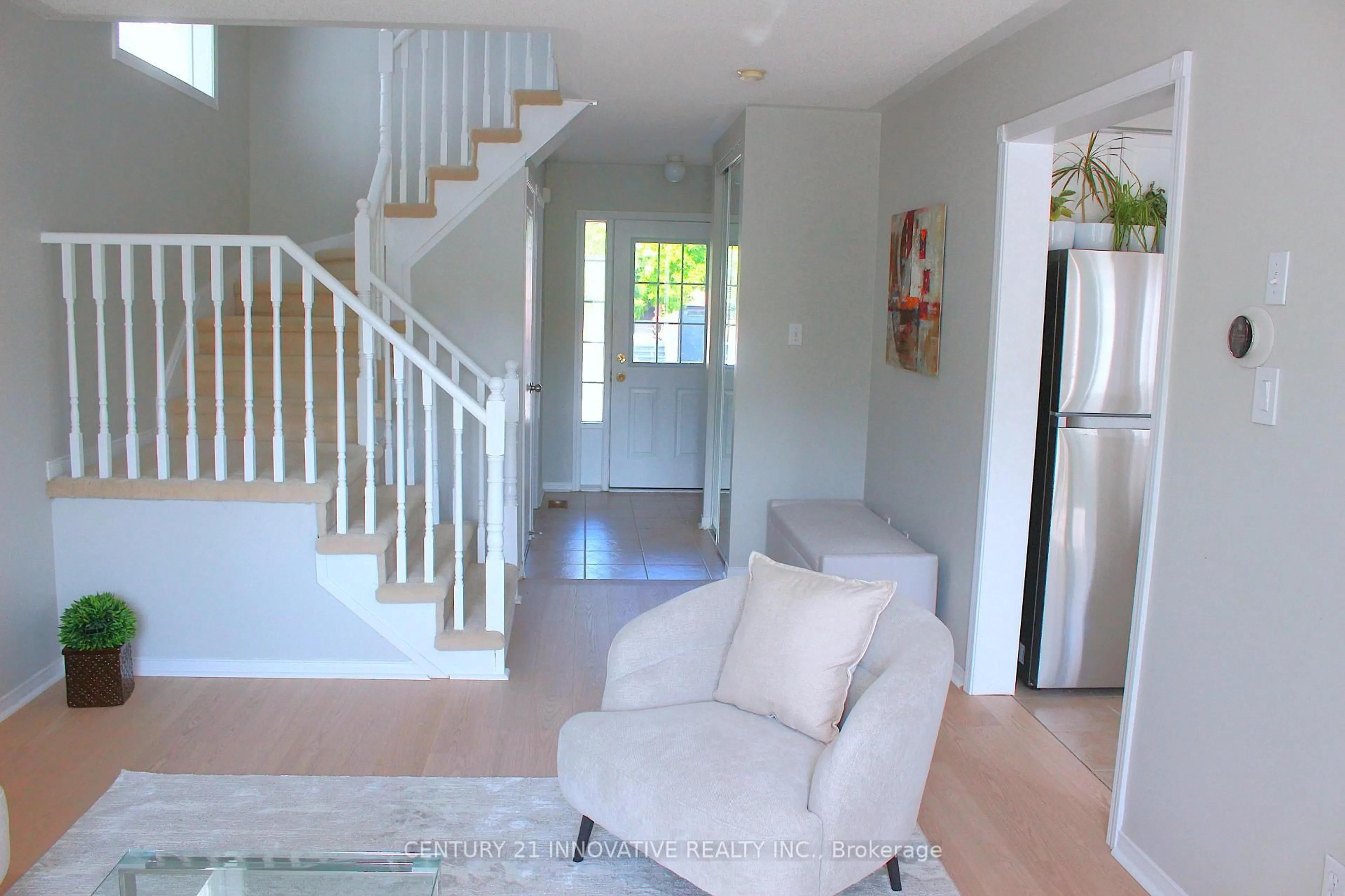 Unknown for 28 Beachgrove Cres, Whitby Ontario L1R 3G2