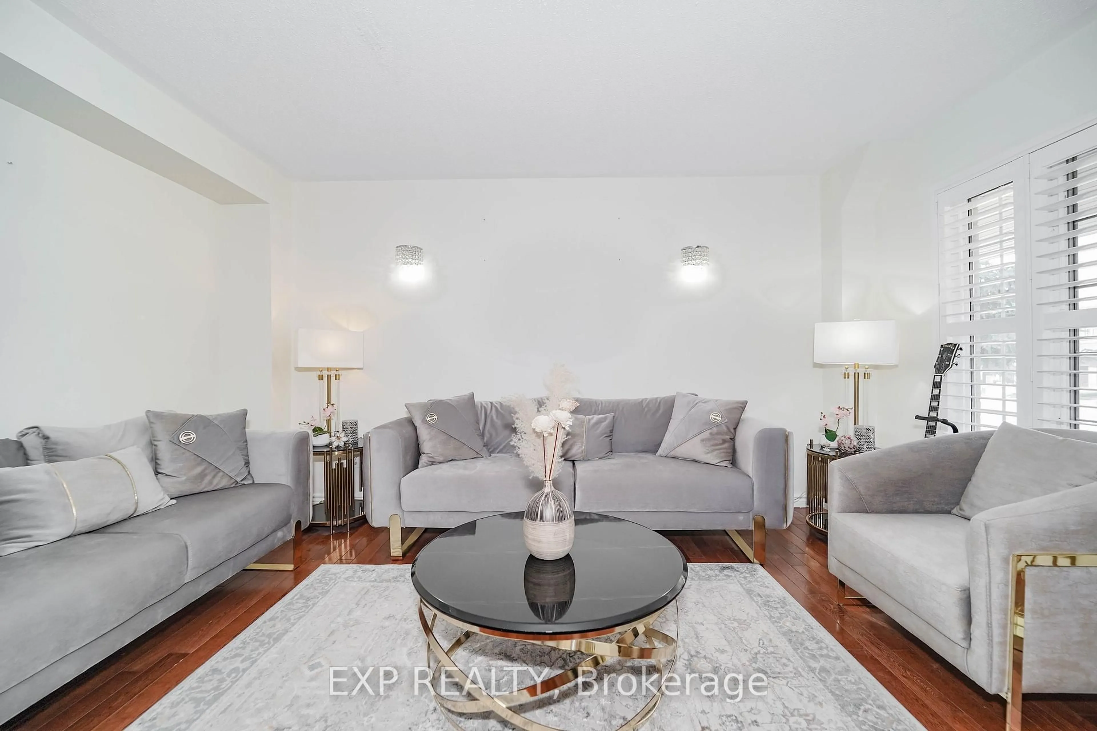 Living room with furniture, unknown for 78 Merchants Ave, Whitby Ontario L1P 1S6