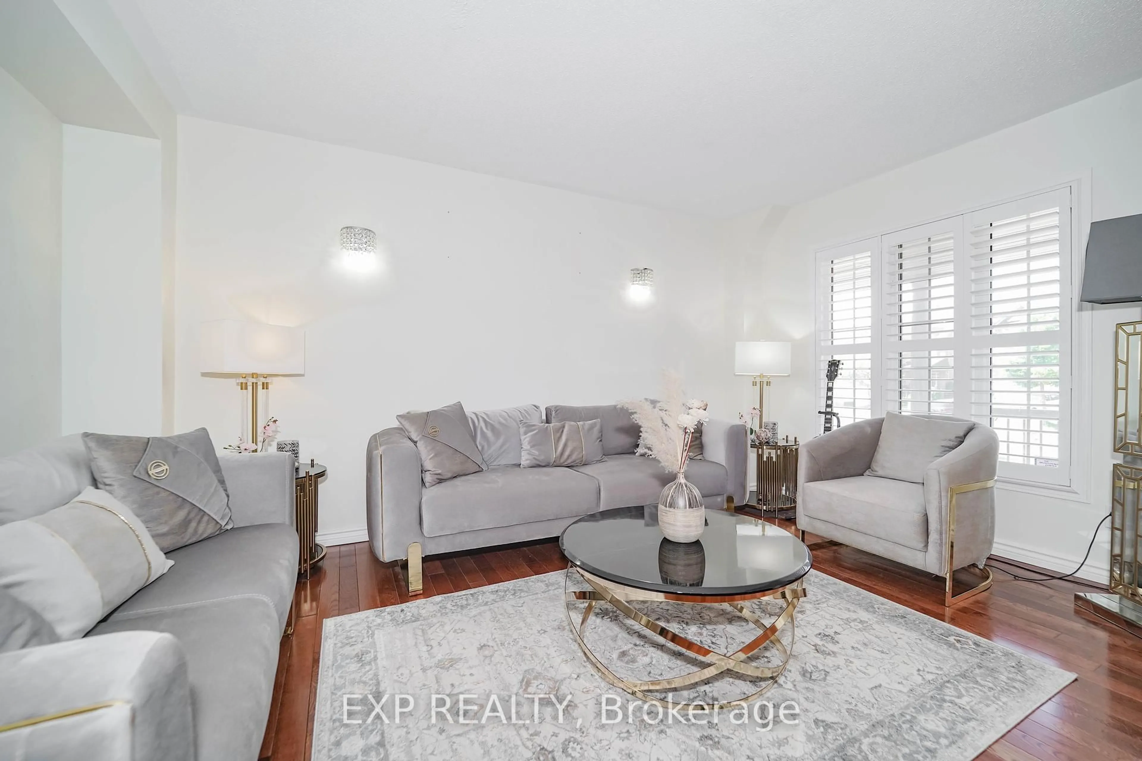 Living room with furniture, unknown for 78 Merchants Ave, Whitby Ontario L1P 1S6