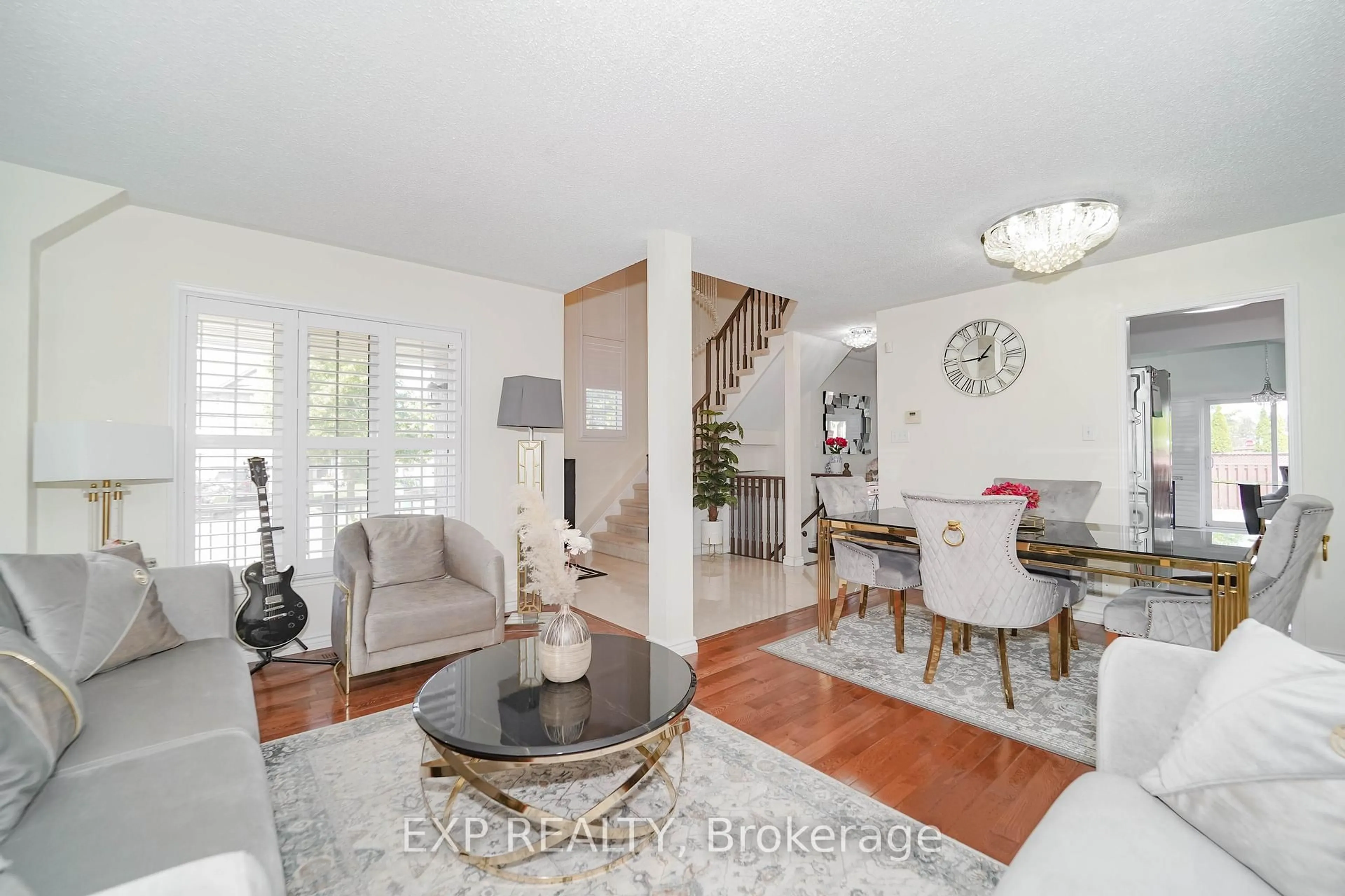 Living room with furniture, unknown for 78 Merchants Ave, Whitby Ontario L1P 1S6