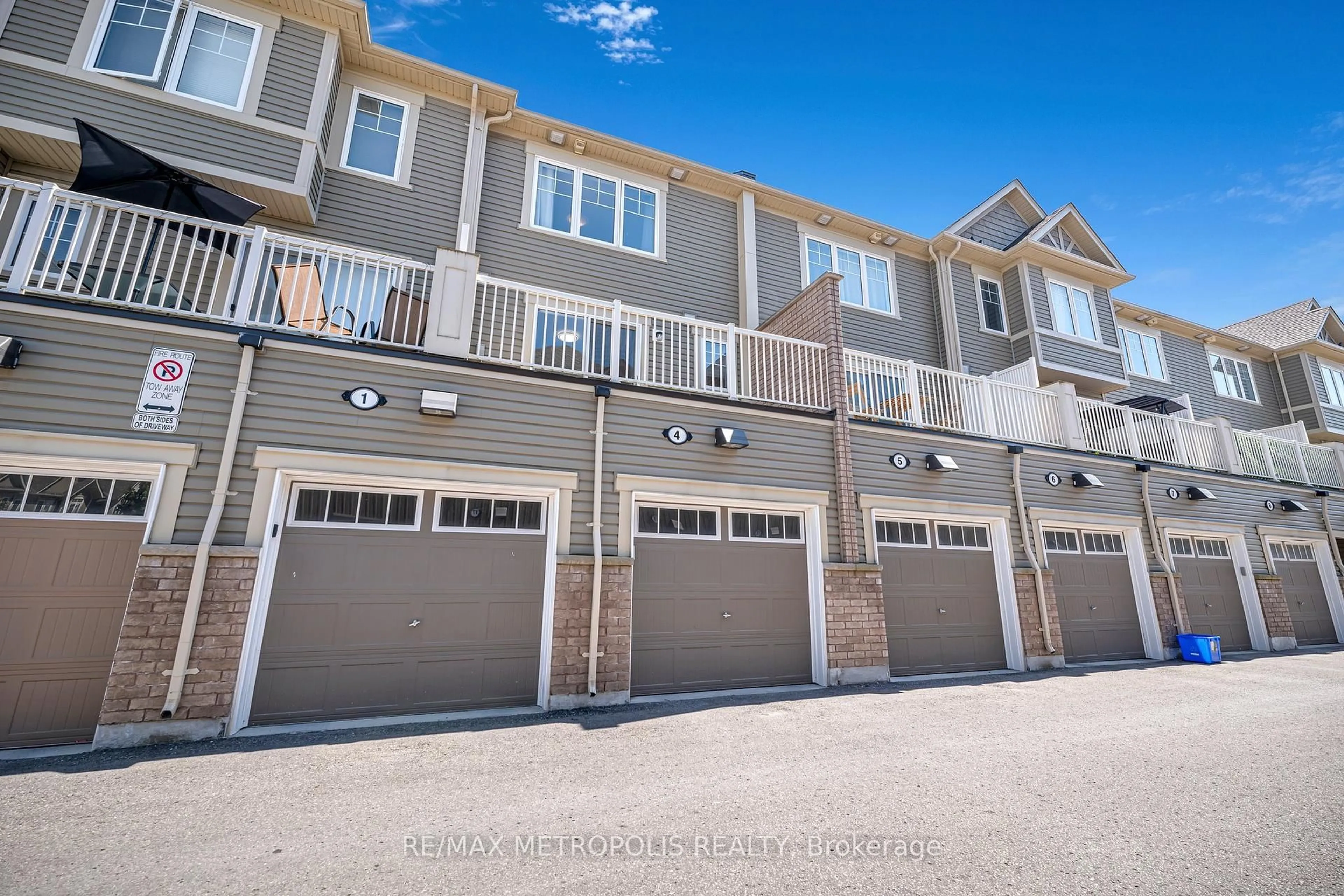 Unknown for 2500 Hill Rise Crt #4, Oshawa Ontario L1L 0M6