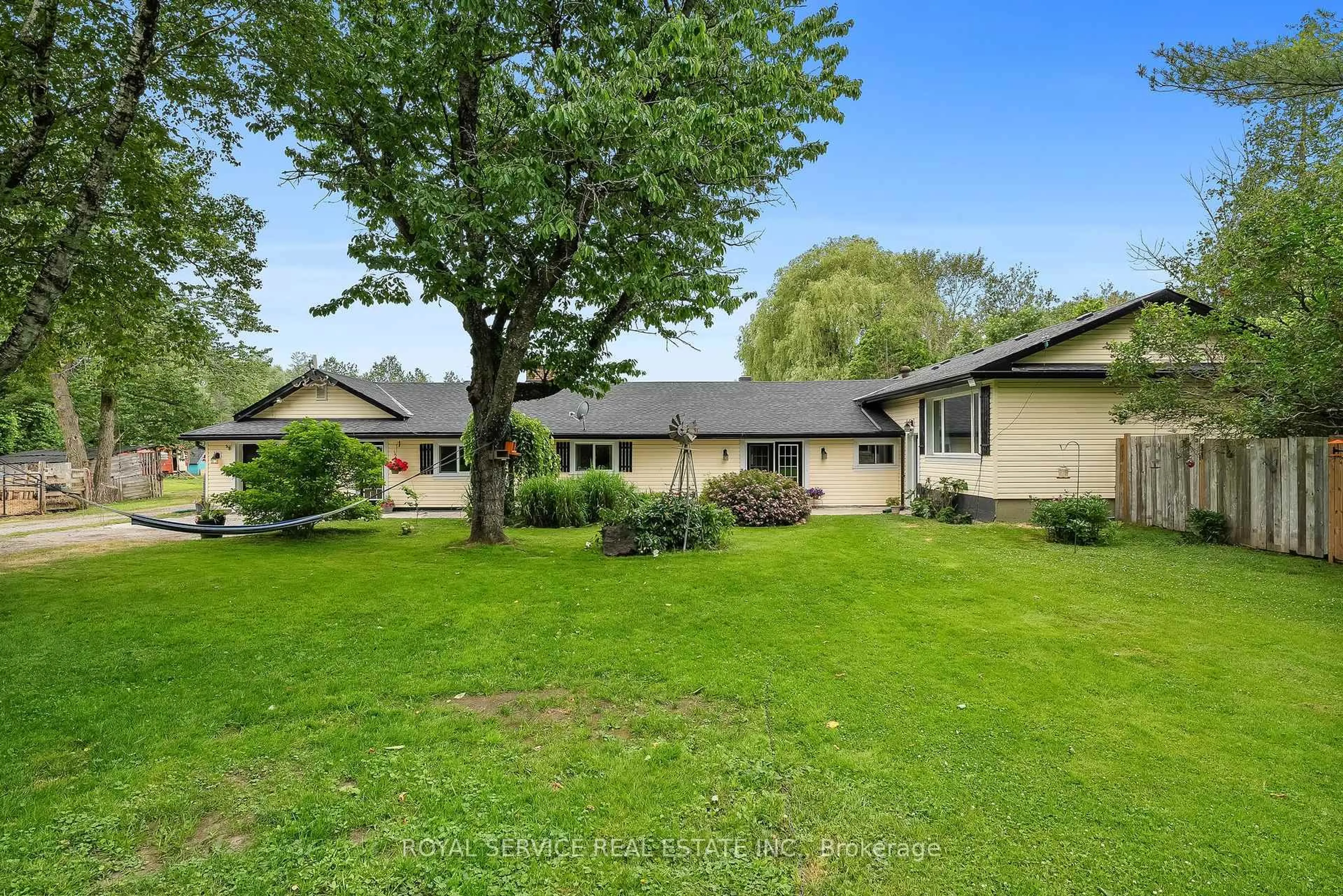 A pic from outside/outdoor area/front of a property/back of a property/a pic from drone, unknown for 2030 Morgans Rd, Clarington Ontario L1B 1L9