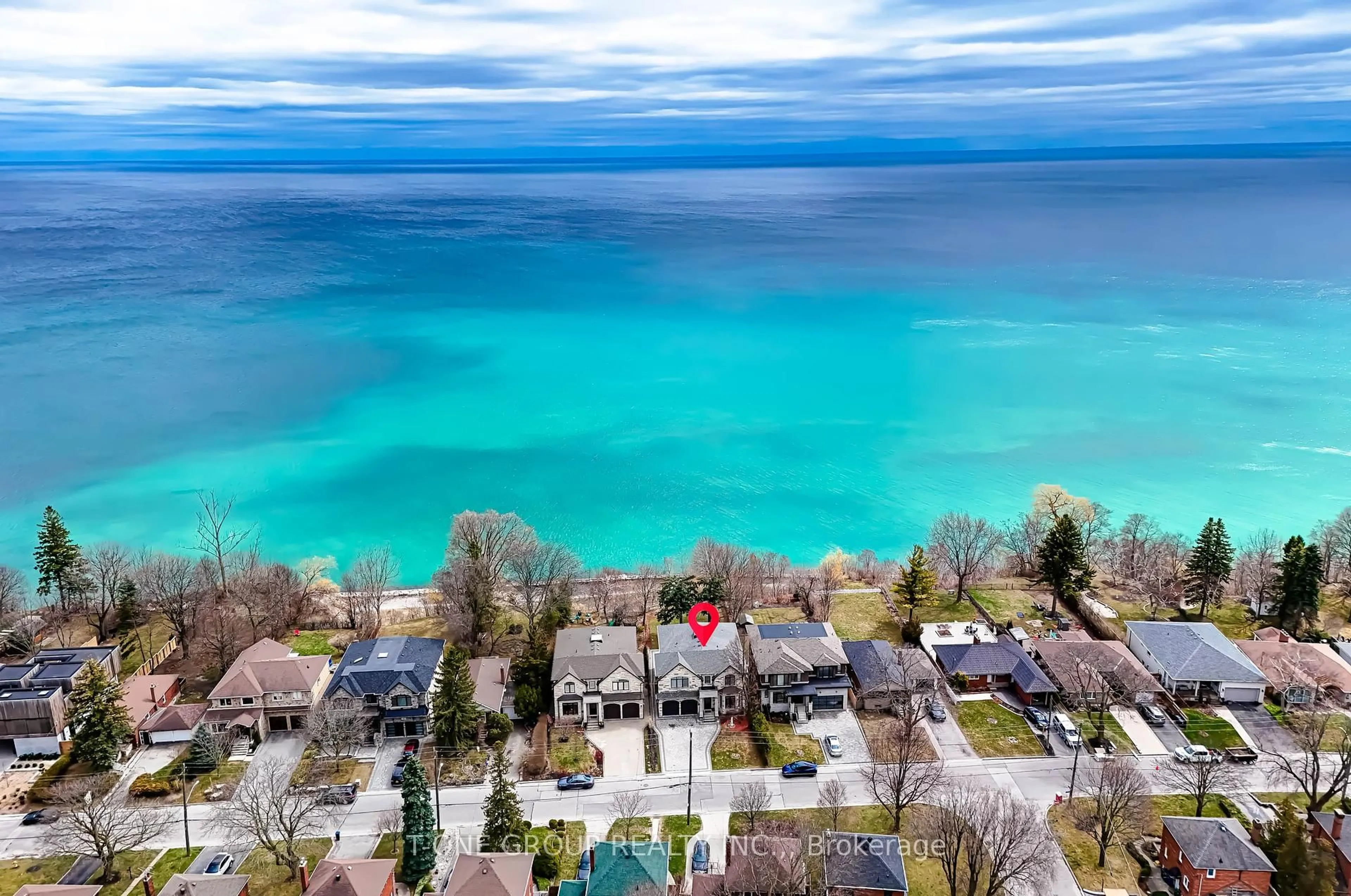 A pic from outside/outdoor area/front of a property/back of a property/a pic from drone, water/lake/river/ocean view for 63 Fishleigh Dr, Toronto Ontario M1N 1H3