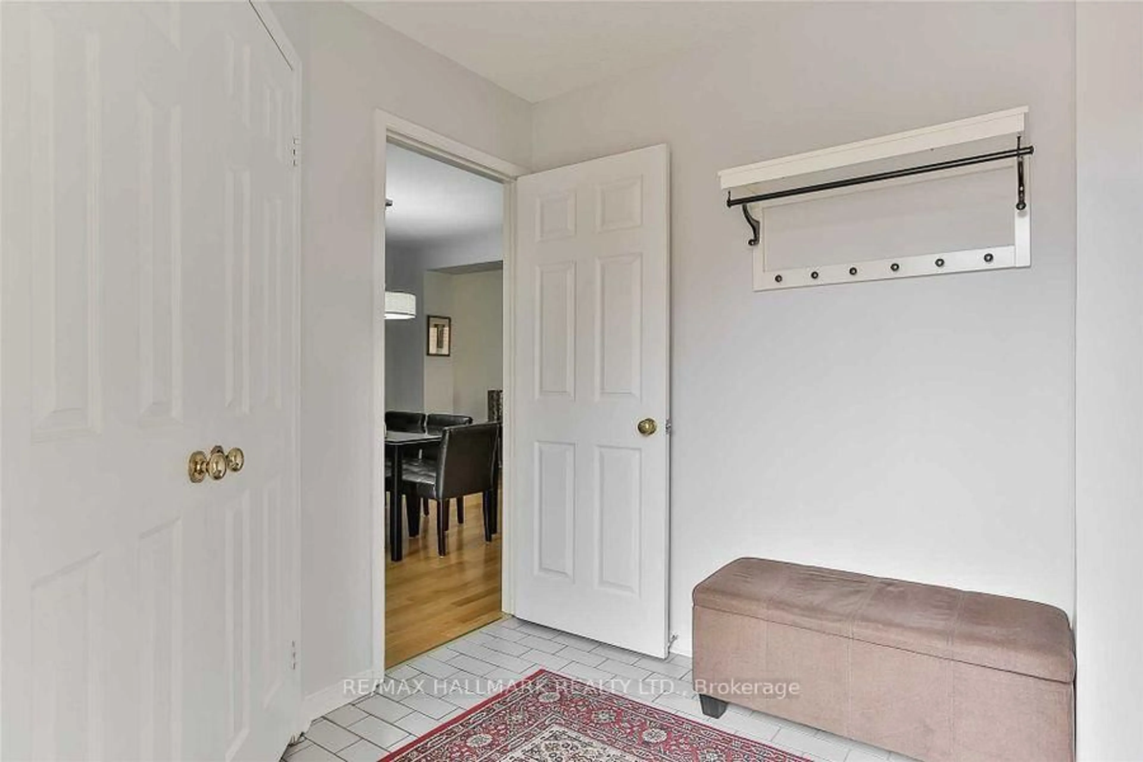 Indoor entryway for 7 Rodeo Ptwy, Toronto Ontario M1N 4E1