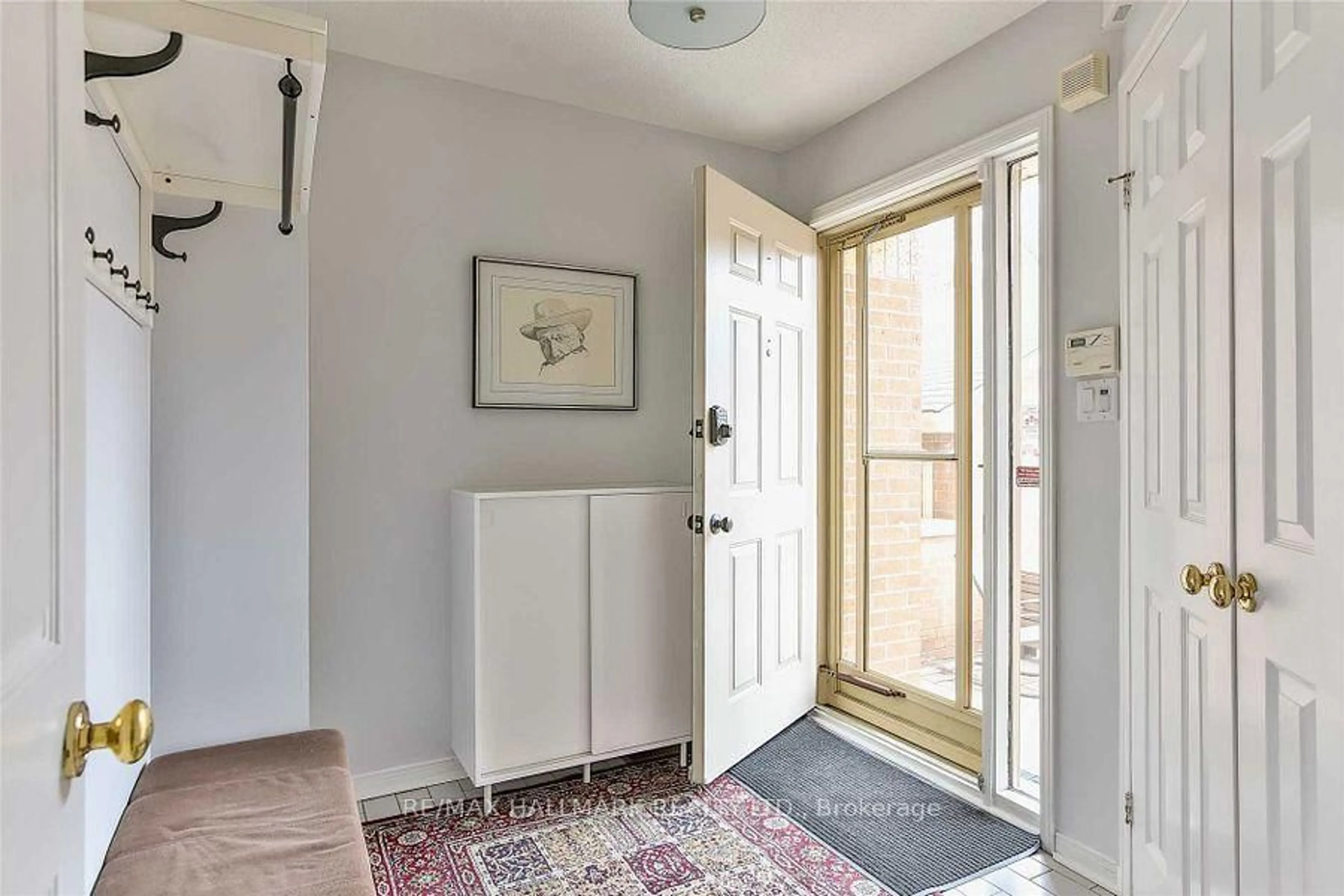 Indoor entryway for 7 Rodeo Ptwy, Toronto Ontario M1N 4E1
